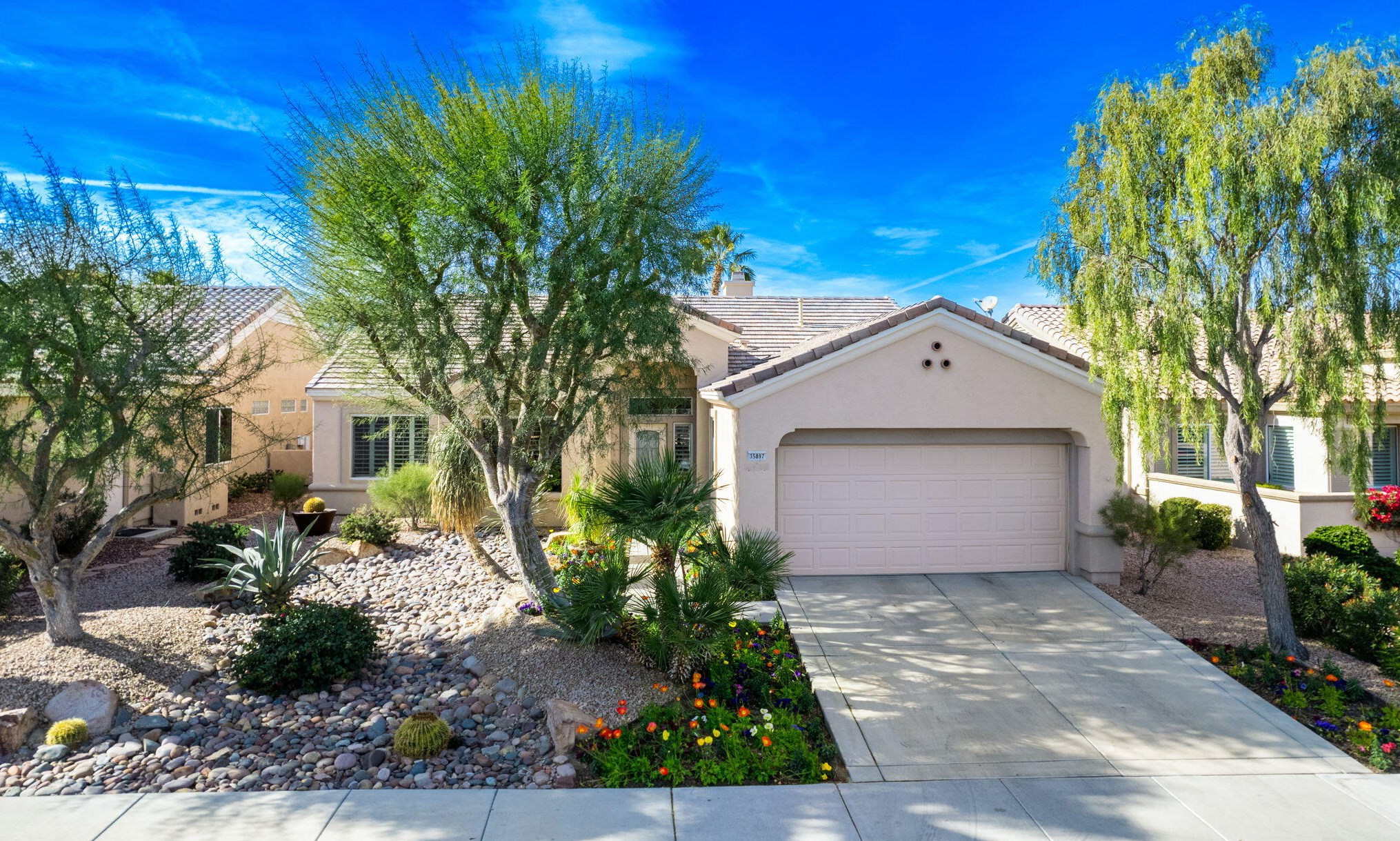 35897 Bramblewood Ave, Palm Desert CA  92211-2684 exterior