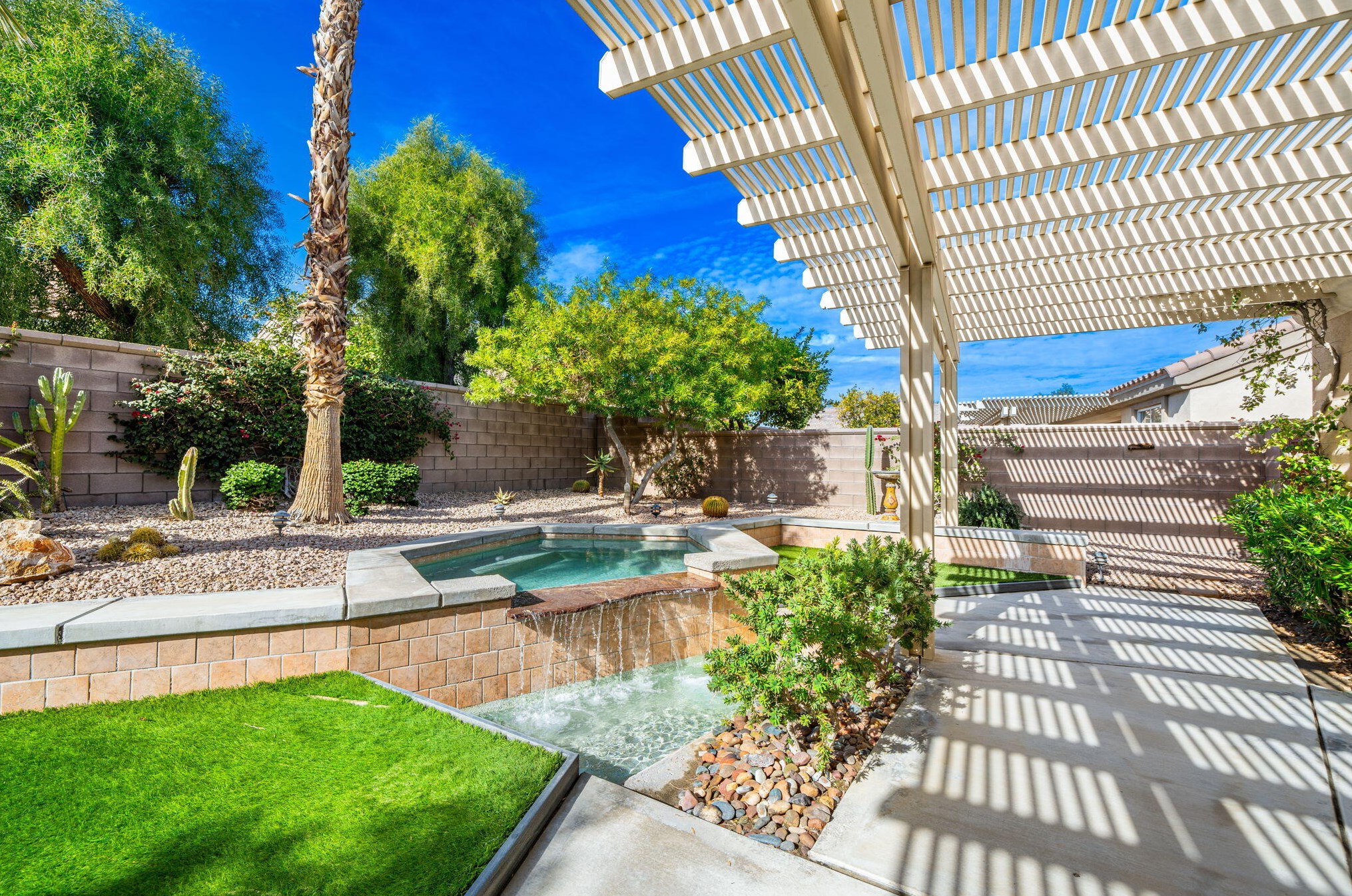 35897 Bramblewood Ave, Palm Desert CA  92211-2684 exterior