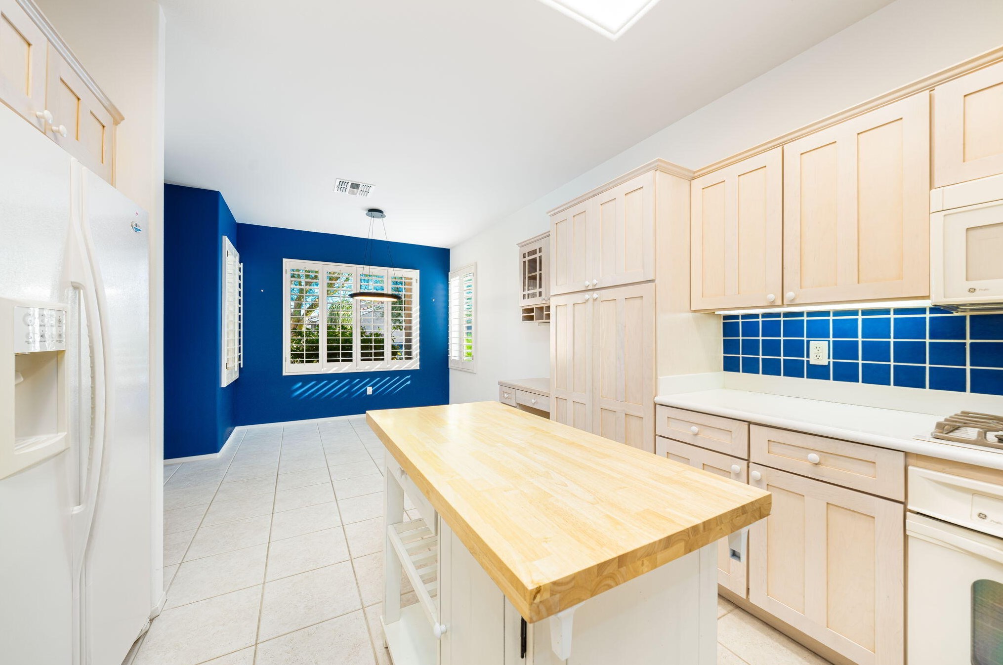 35897 Bramblewood Ave, Palm Desert CA  92211-2684 exterior
