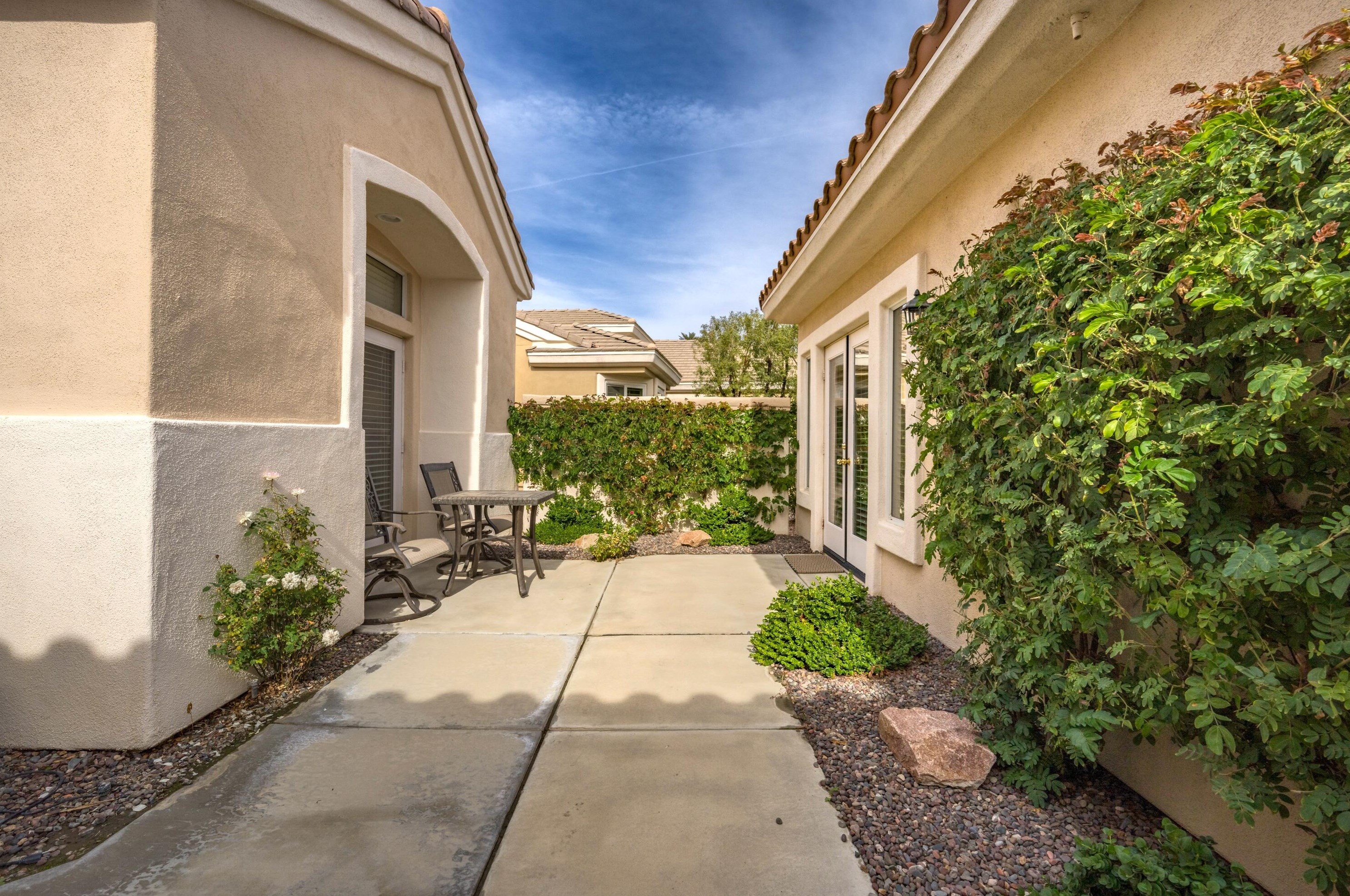 35127 Rosemont Dr, Palm Desert CA  92211-3742 exterior