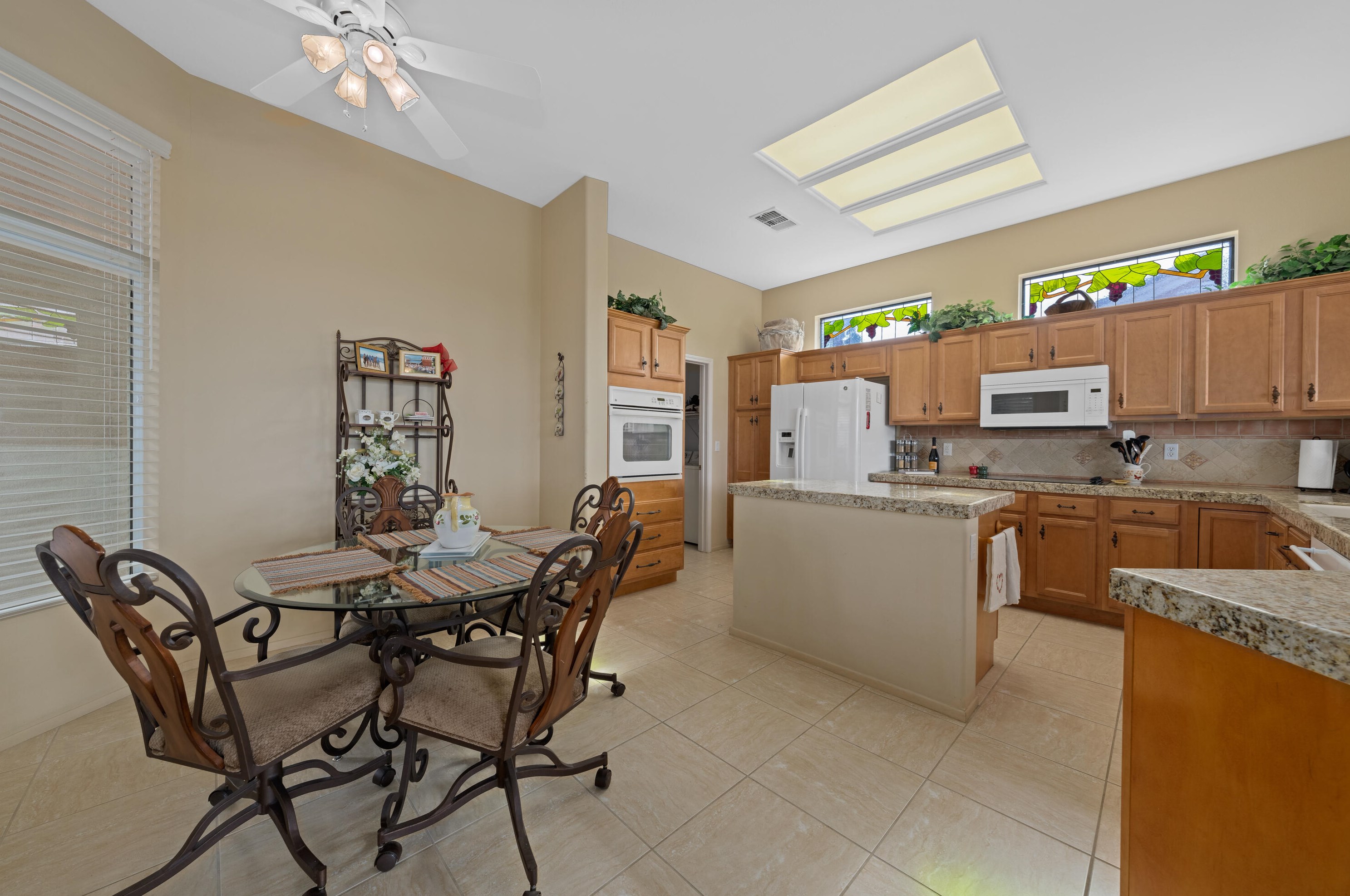 35127 Rosemont Dr, Palm Desert CA  92211-3742 exterior