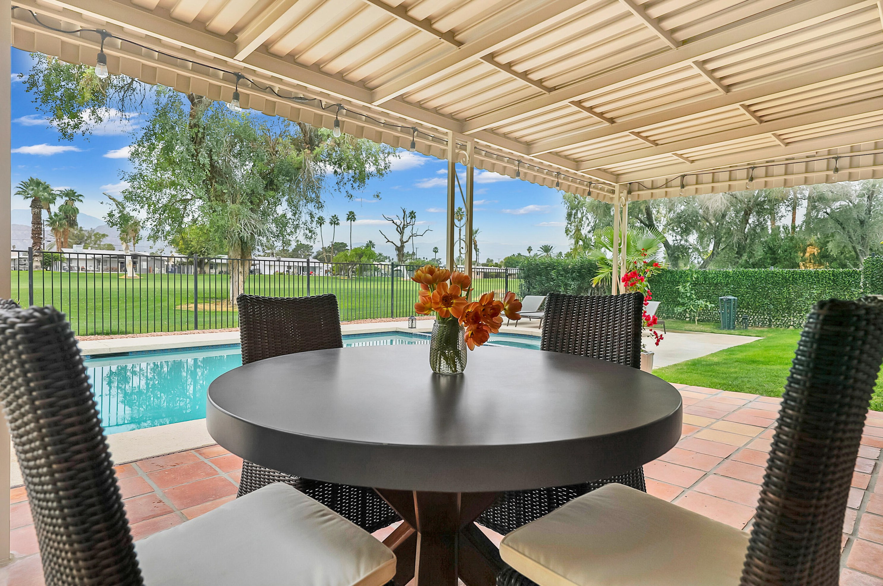 77265 Michigan Dr, Palm Desert CA  92211-7933 exterior