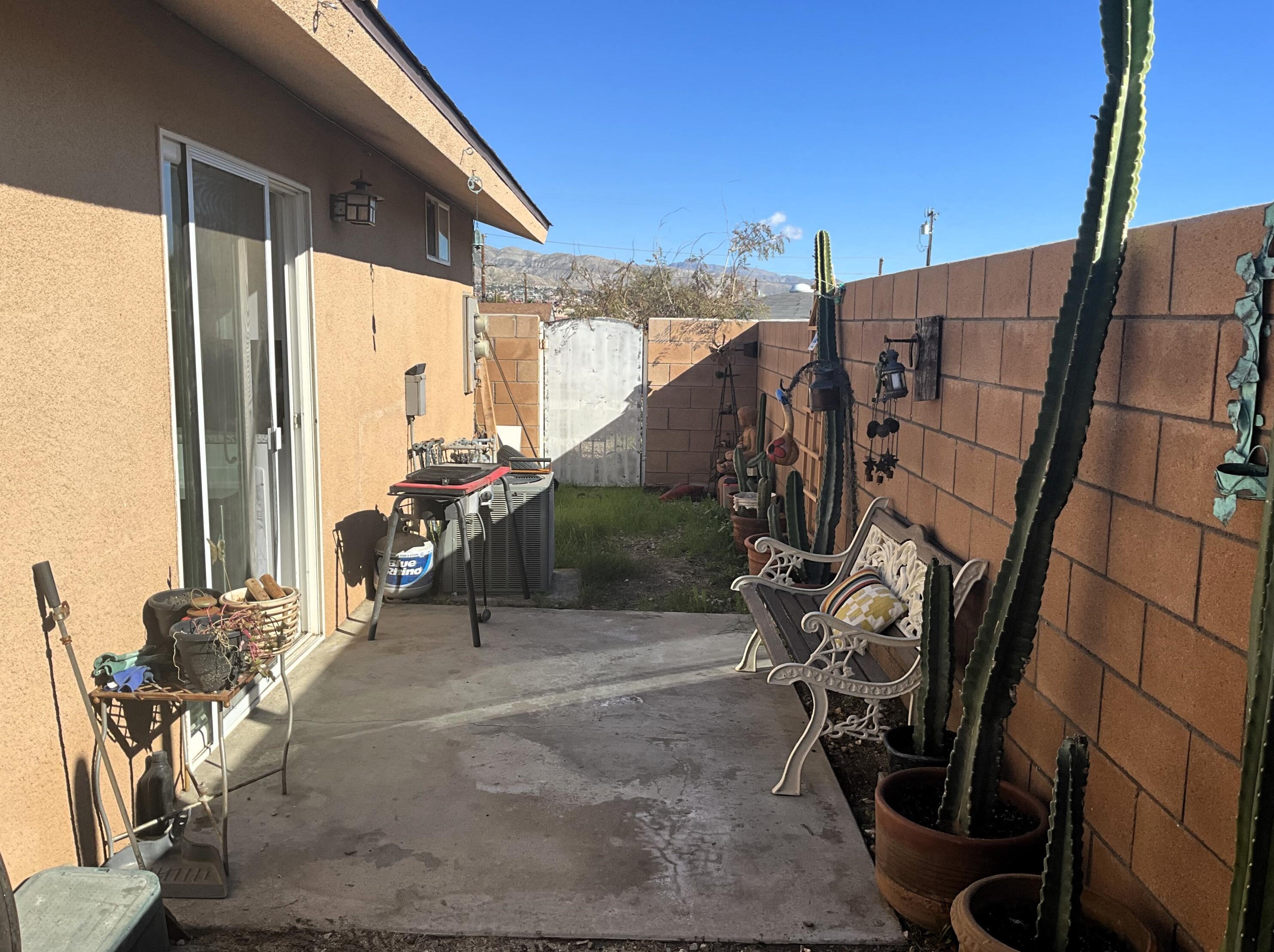 13285 La Mesa Dr, Desert Hot Springs CA 92240-5841 exterior