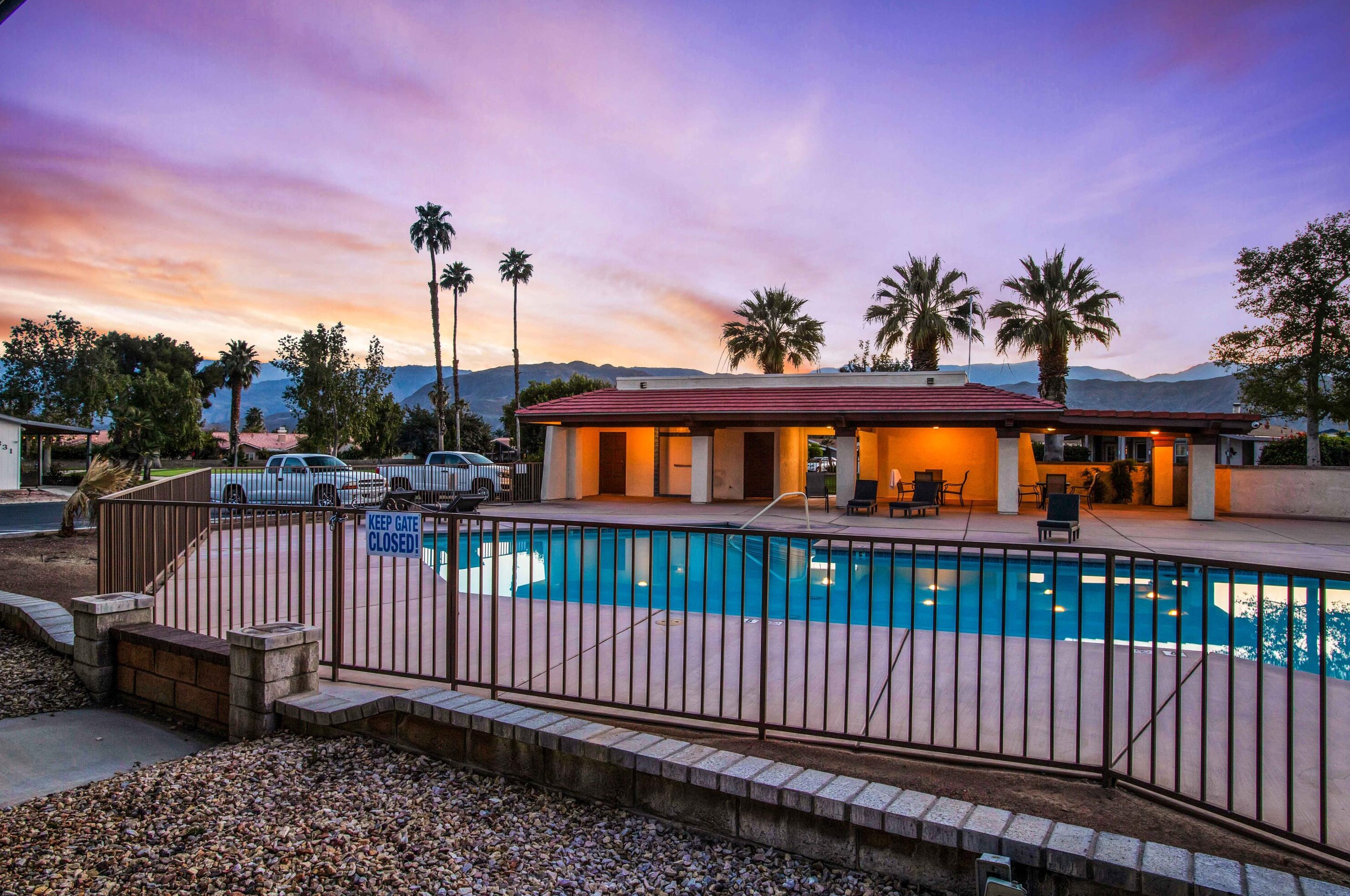 73450 Country Club Dr, Palm Desert CA  92260-8601 exterior
