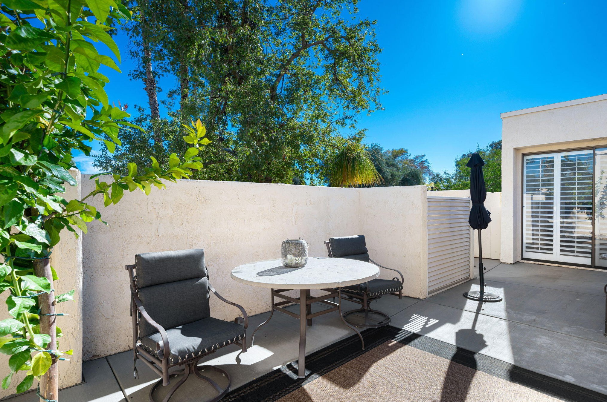 621 Hospitality Dr, Rancho Mirage CA  92270-1312 exterior