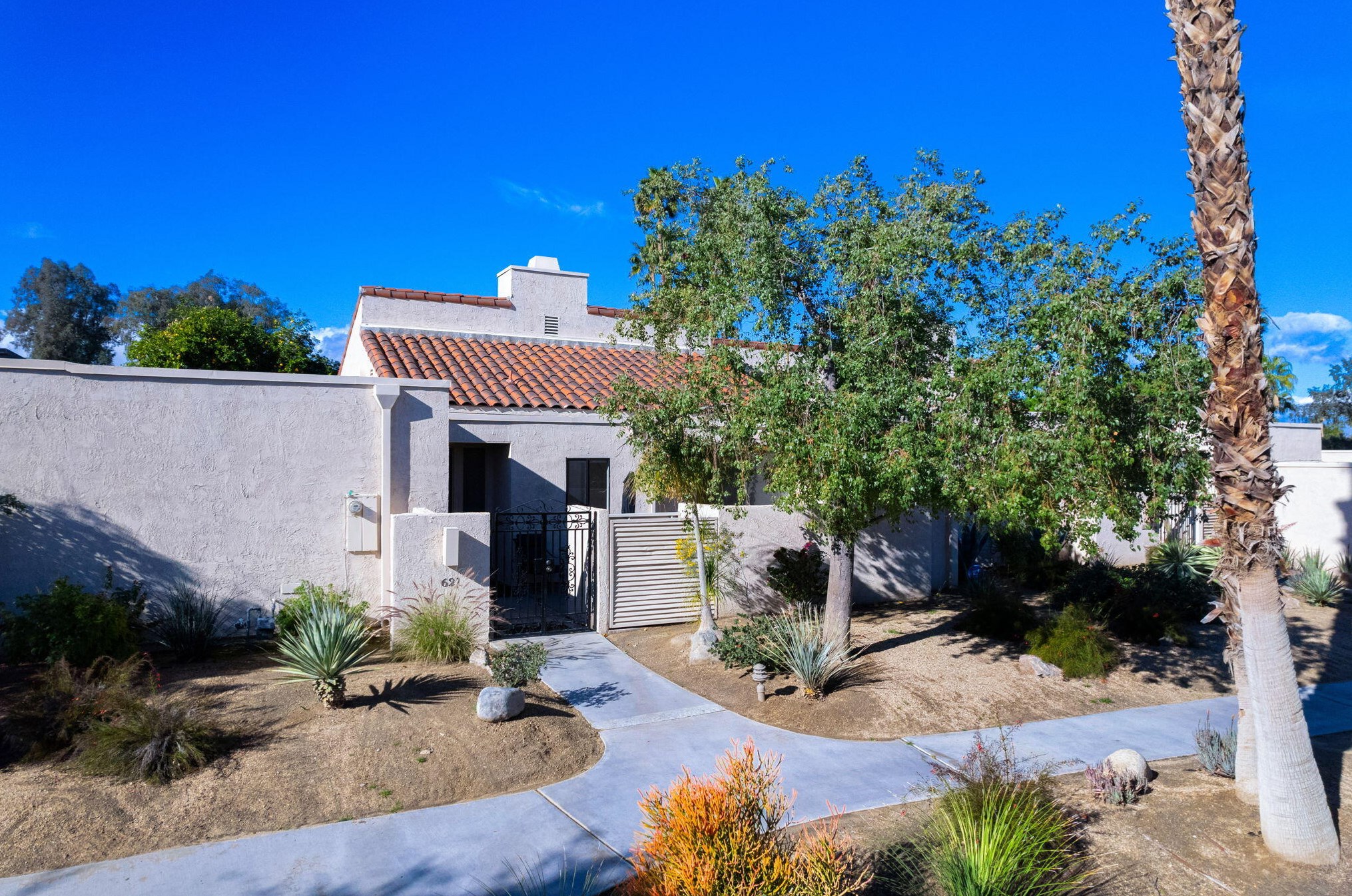 621 Hospitality Dr, Rancho Mirage CA  92270-1312 exterior