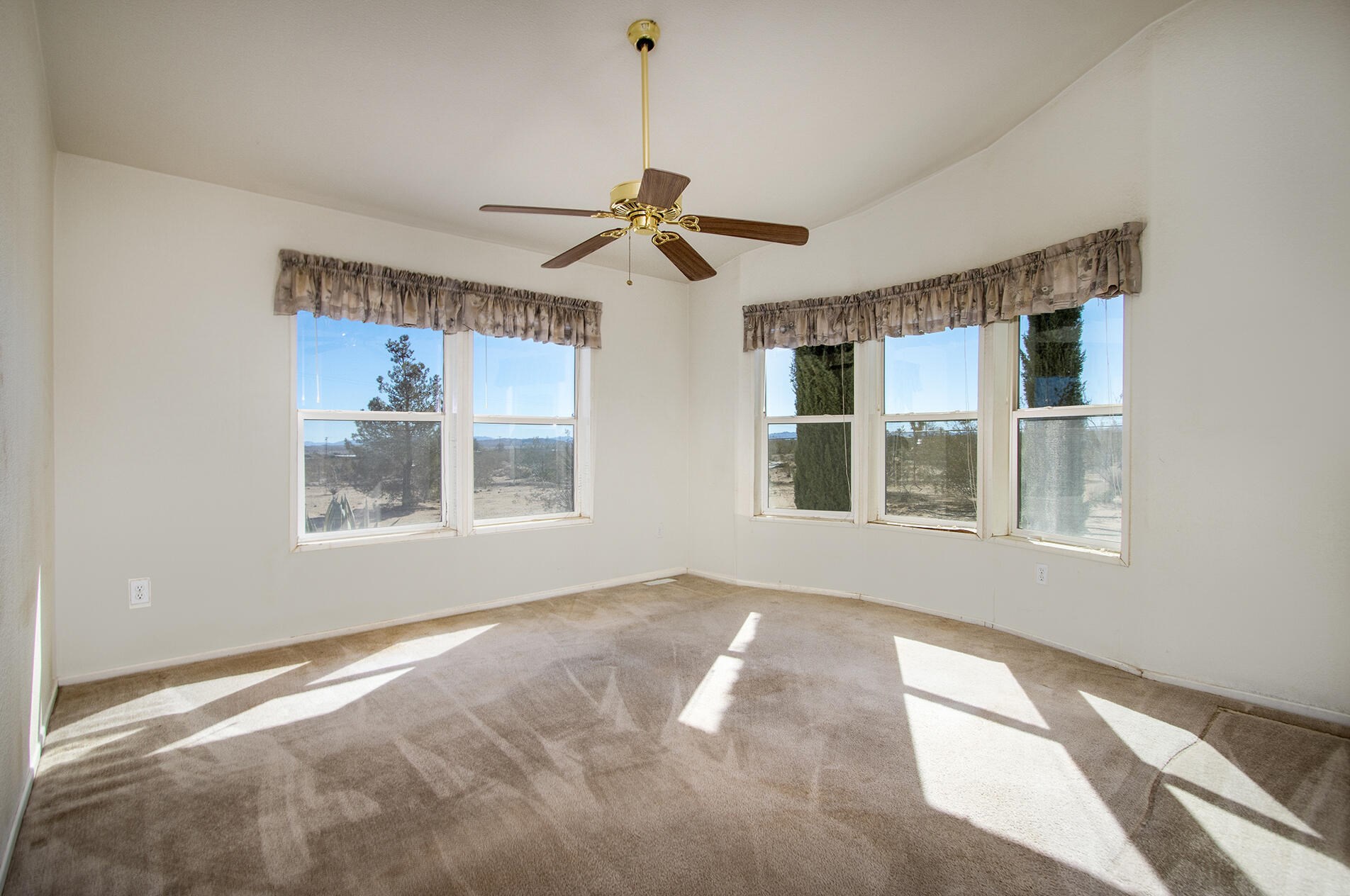 1959 Yetters Ln, Yucca Valley CA  exterior