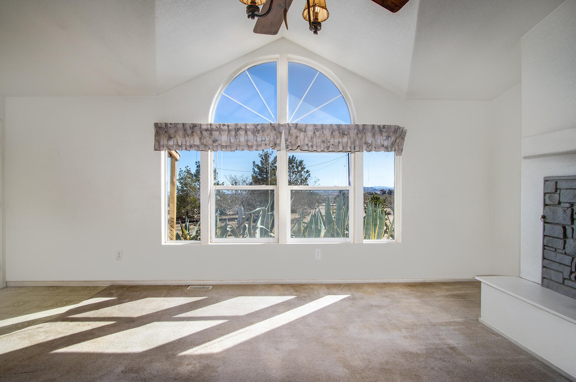 1959 Yetters Ln, Yucca Valley CA  exterior
