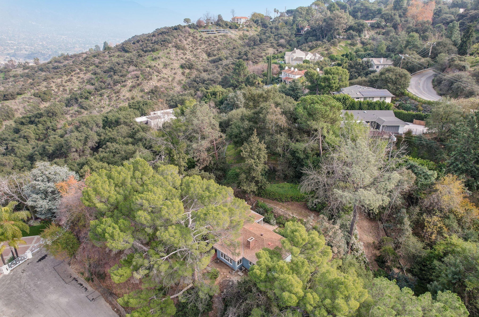 810 Monarch Dr, La Canada CA  91011-4104 exterior