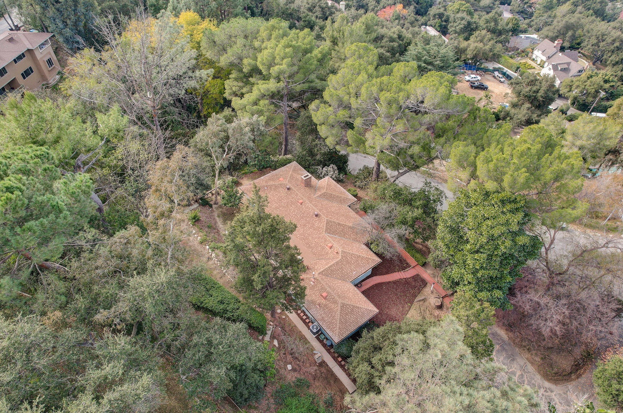 810 Monarch Dr, La Canada CA  91011-4104 exterior