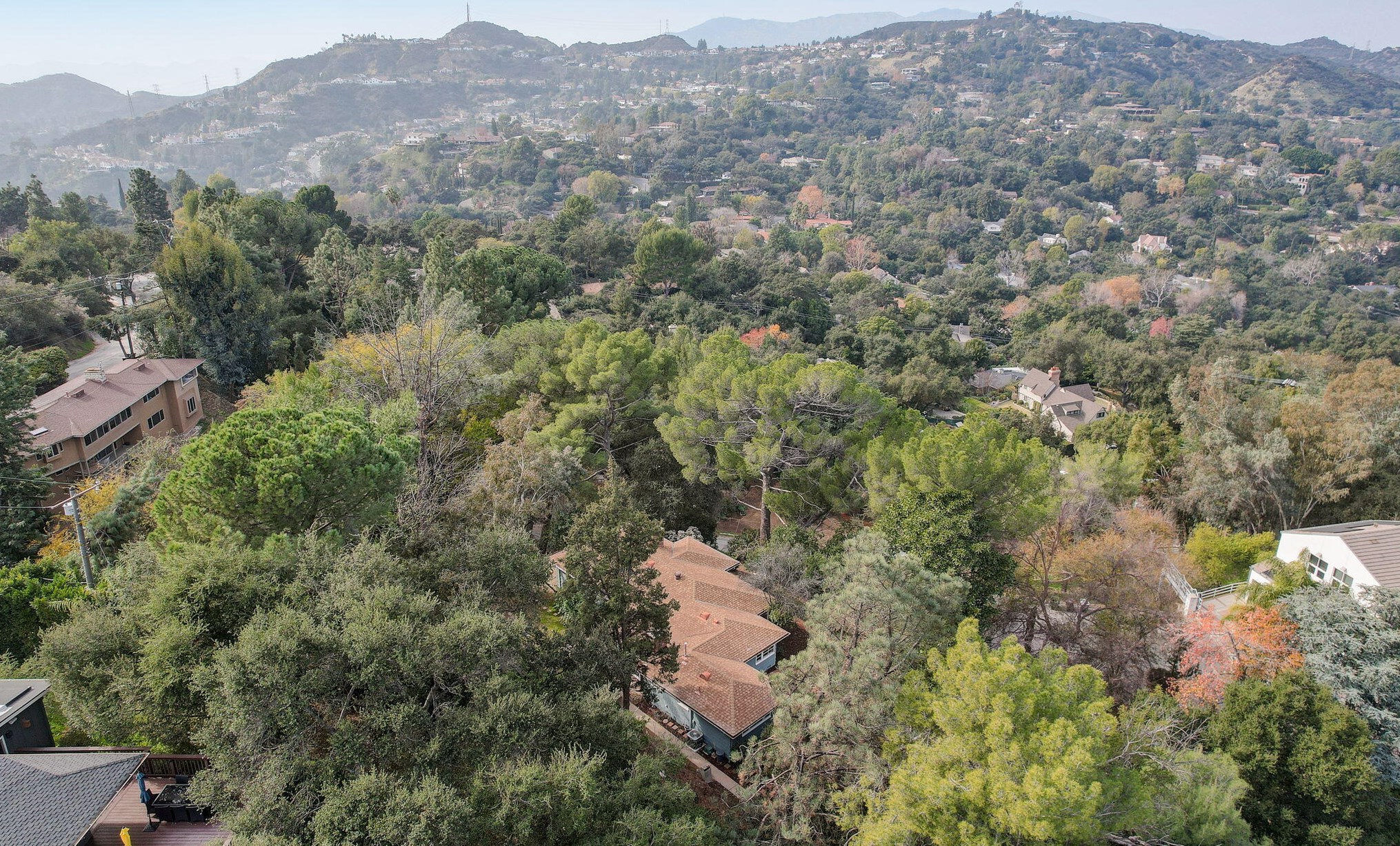 810 Monarch Dr, La Canada CA  91011-4104 exterior