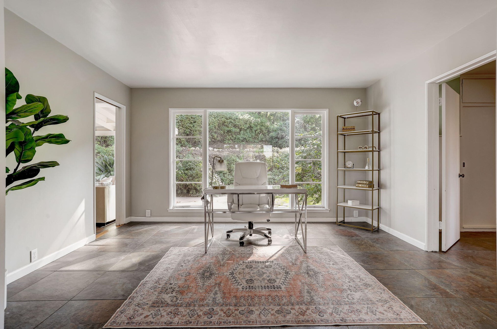 810 Monarch Dr, La Canada CA  91011-4104 exterior