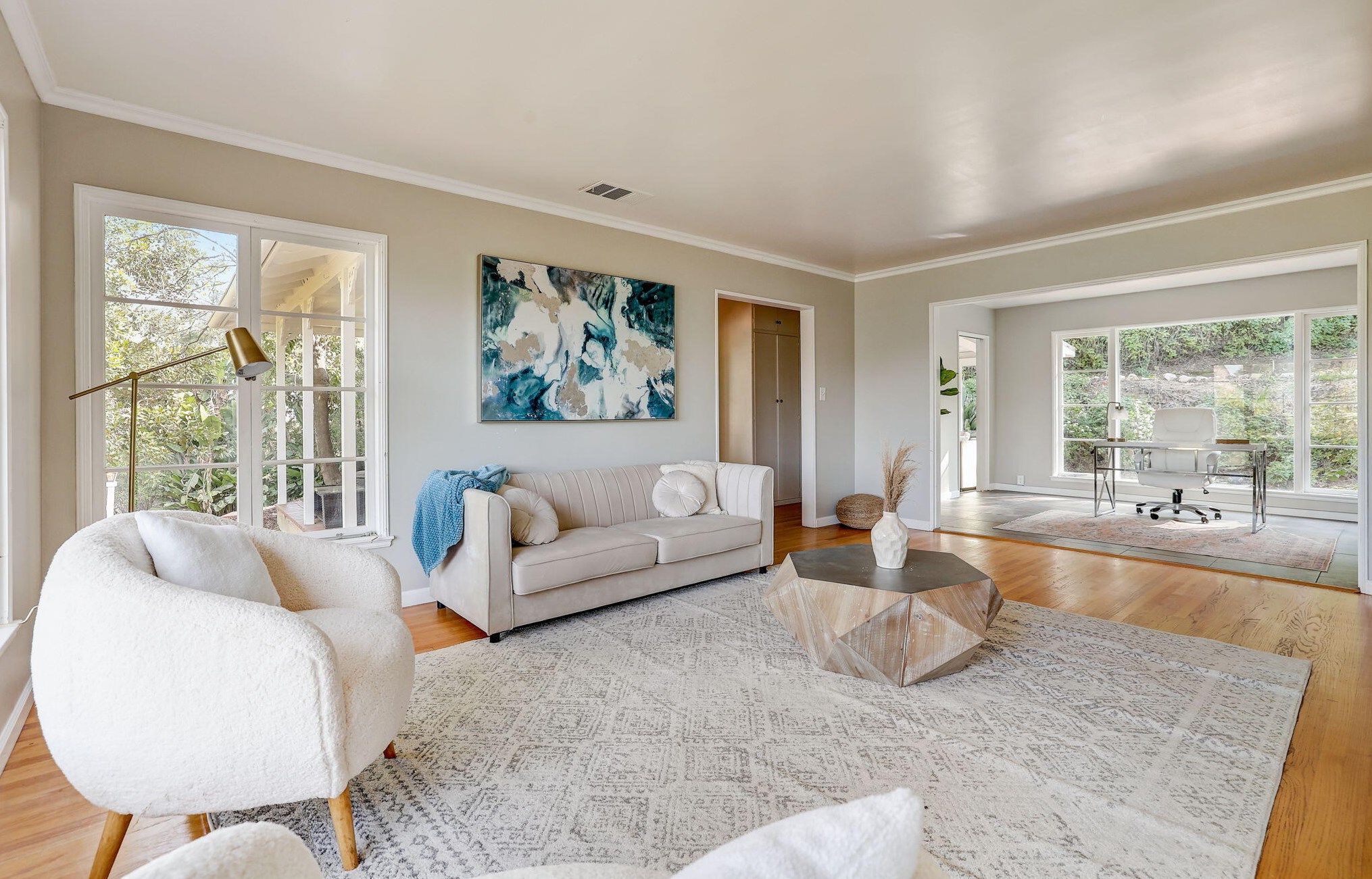 810 Monarch Dr, La Canada CA  91011-4104 exterior