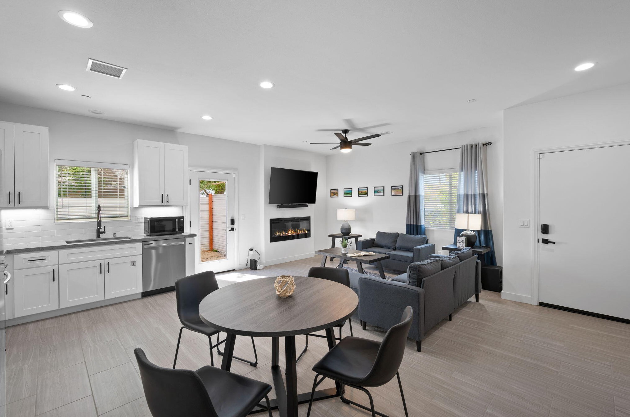 13236 Del Ray Ln, Desert Hot Springs CA  92240-5531 exterior