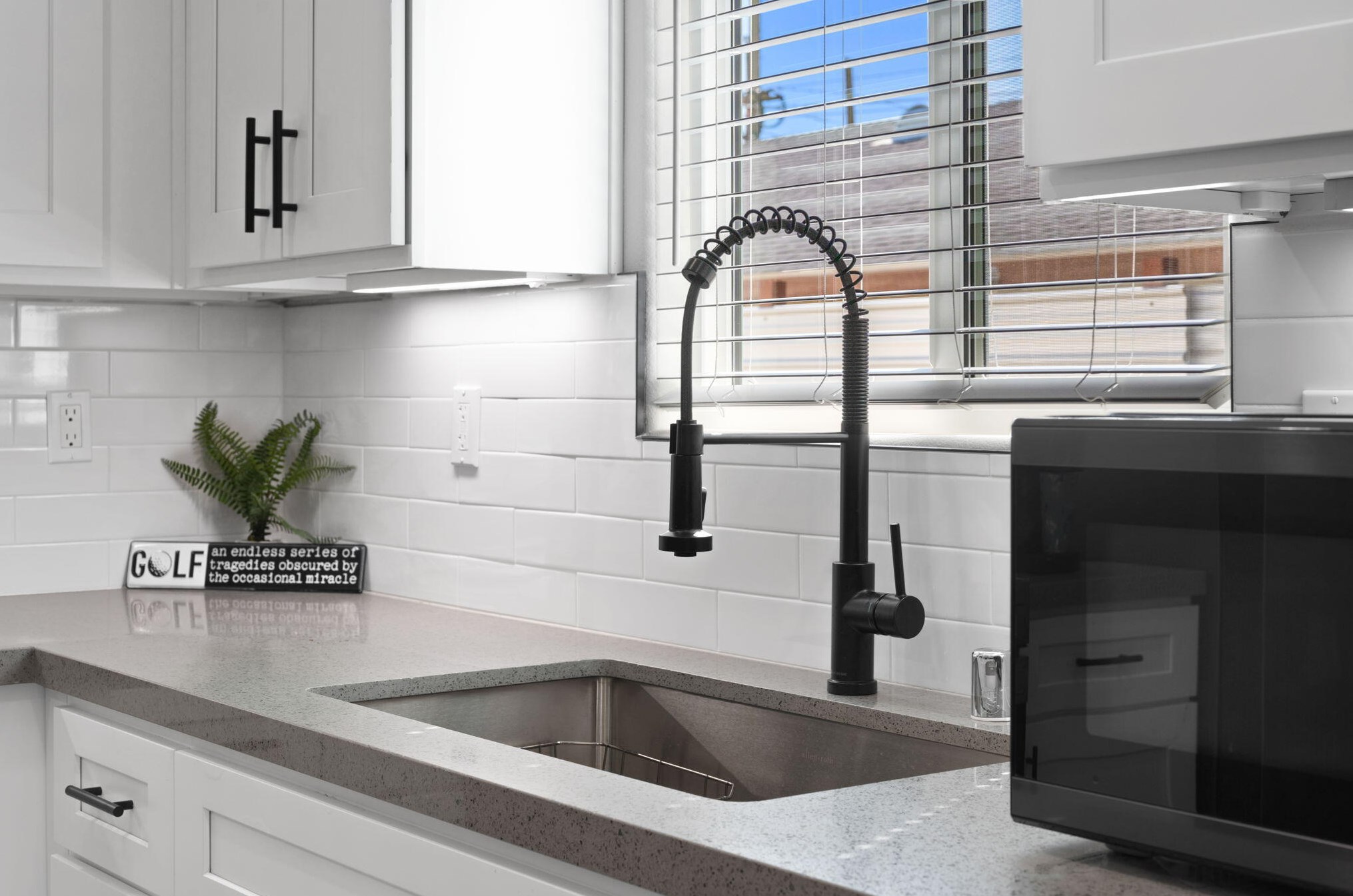 13236 Del Ray Ln, Desert Hot Springs CA  92240-5531 exterior