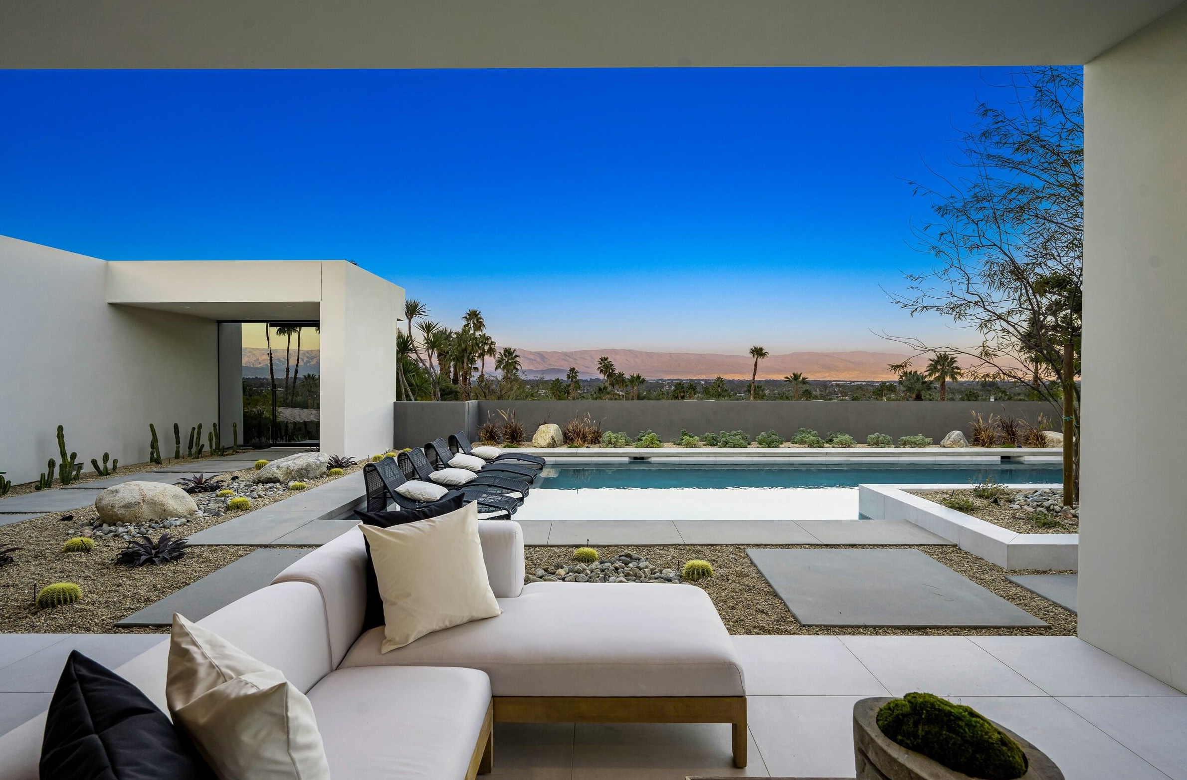 70345 Pecos Rd, Rancho Mirage CA  92270-3415 exterior