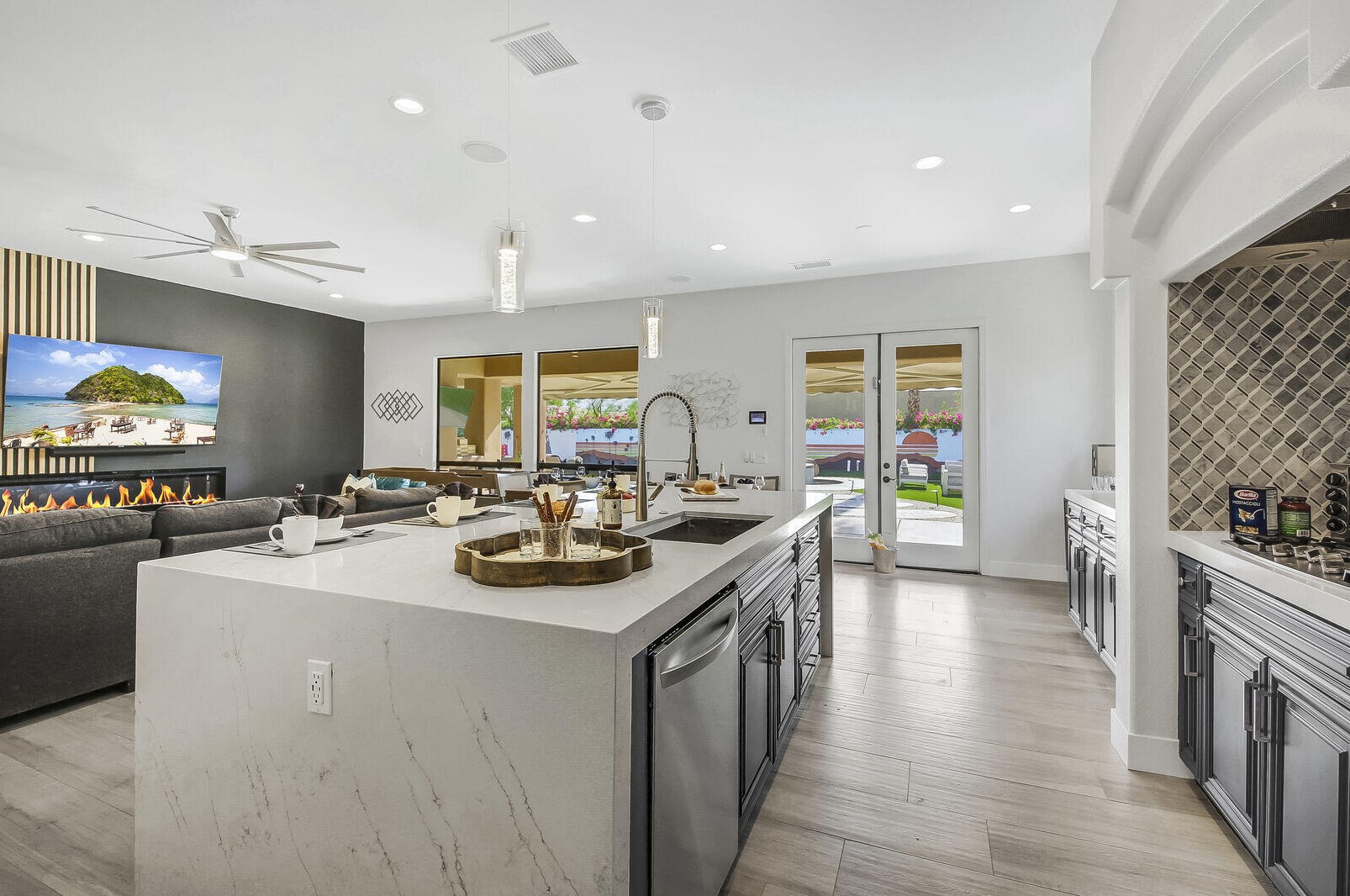 48573 Cascade St, Indio CA  92201-8472 exterior