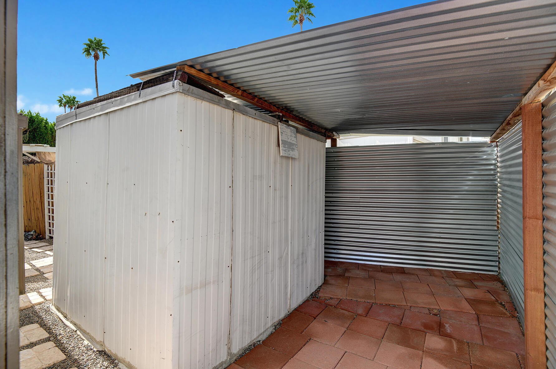 17 Circle A Dr, Palm Desert CA  92260-6400 exterior