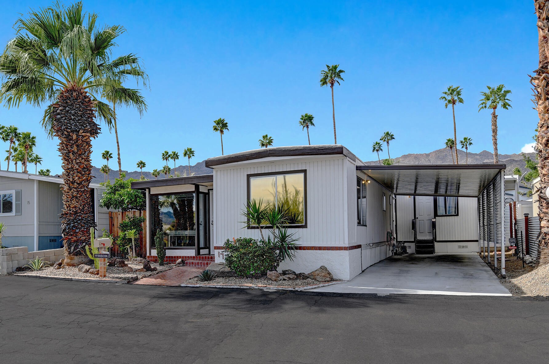 17 Circle A Dr, Palm Desert CA  92260-6400 exterior
