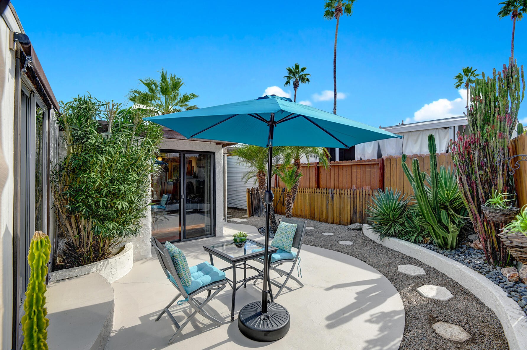 17 Circle A Dr, Palm Desert CA  92260-6400 exterior