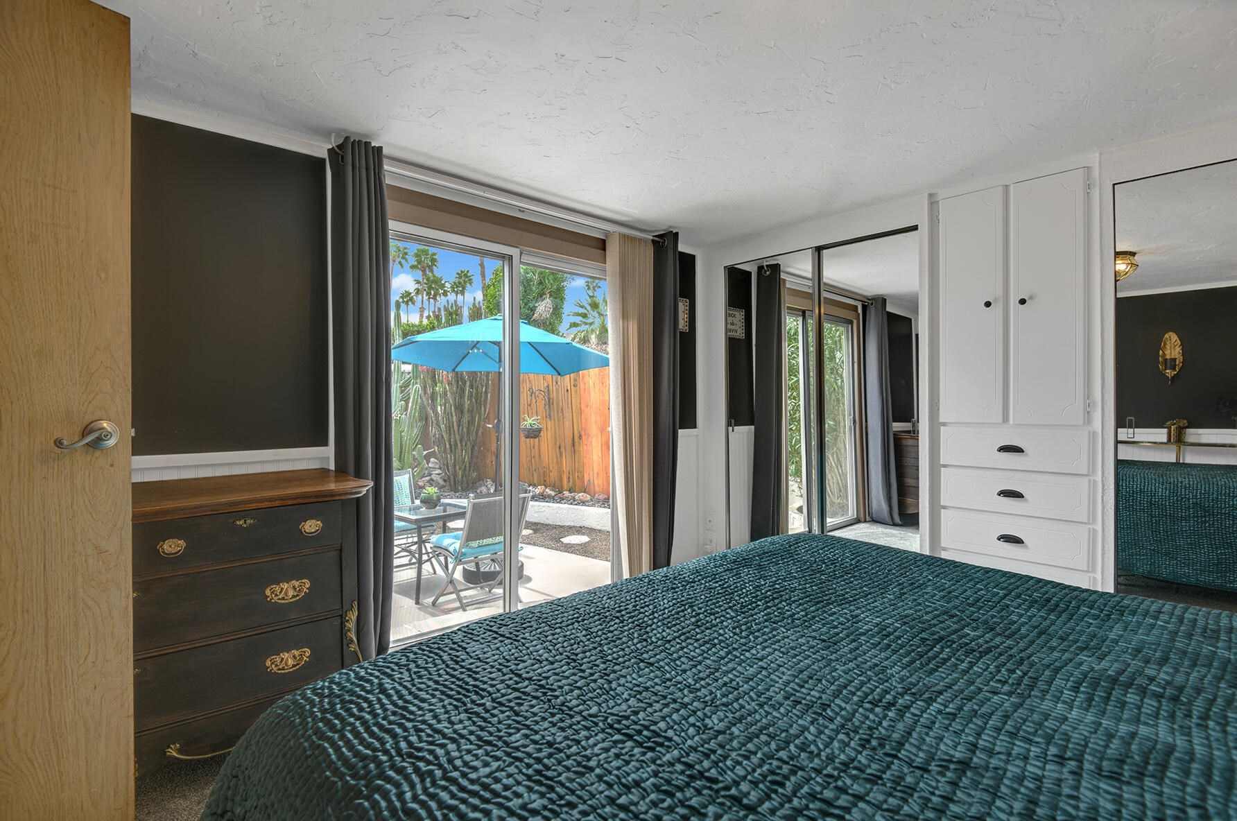 17 Circle A Dr, Palm Desert CA  92260-6400 exterior