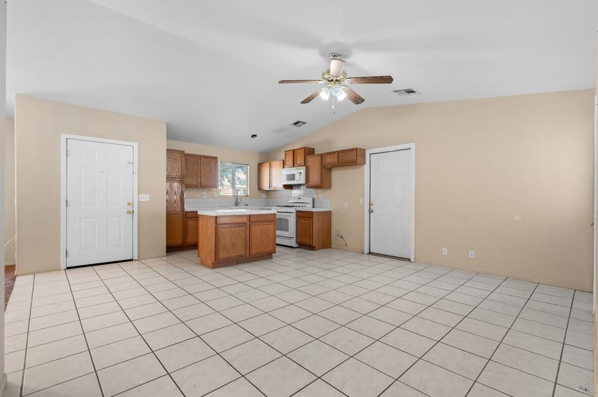 11800 Verbena Dr, Desert Hot Springs CA  92240-3328 exterior