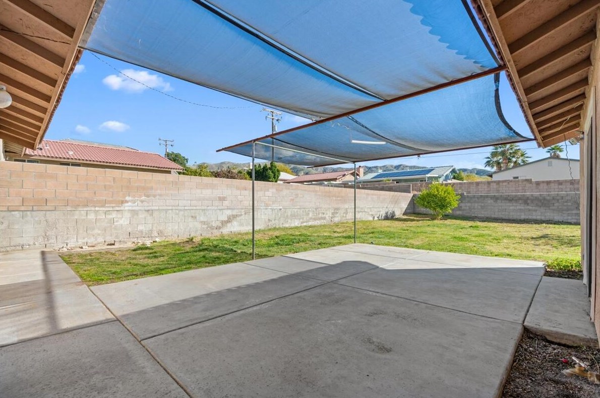 11800 Verbena Dr, Desert Hot Springs CA  92240-3328 exterior