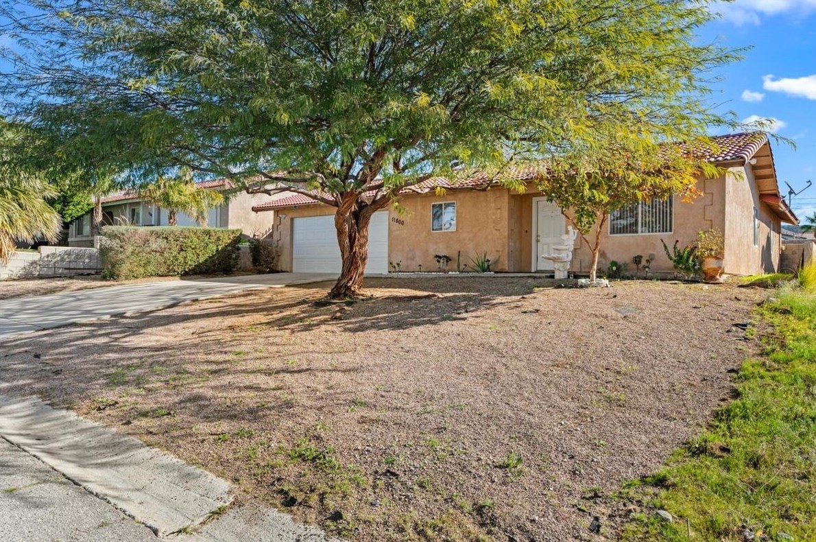 11800 Verbena Dr, Desert Hot Springs CA  92240-3328 exterior