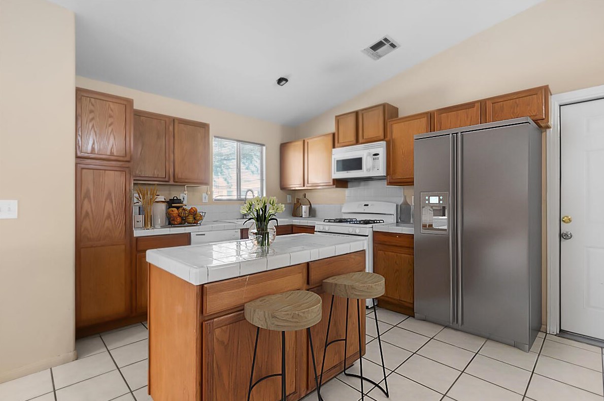 11800 Verbena Dr, Desert Hot Springs CA  92240-3328 exterior