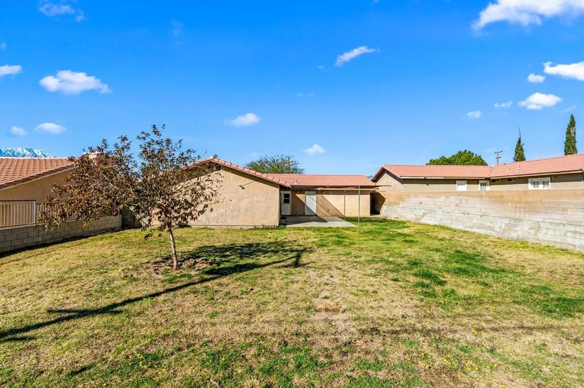 11800 Verbena Dr, Desert Hot Springs CA  92240-3328 exterior