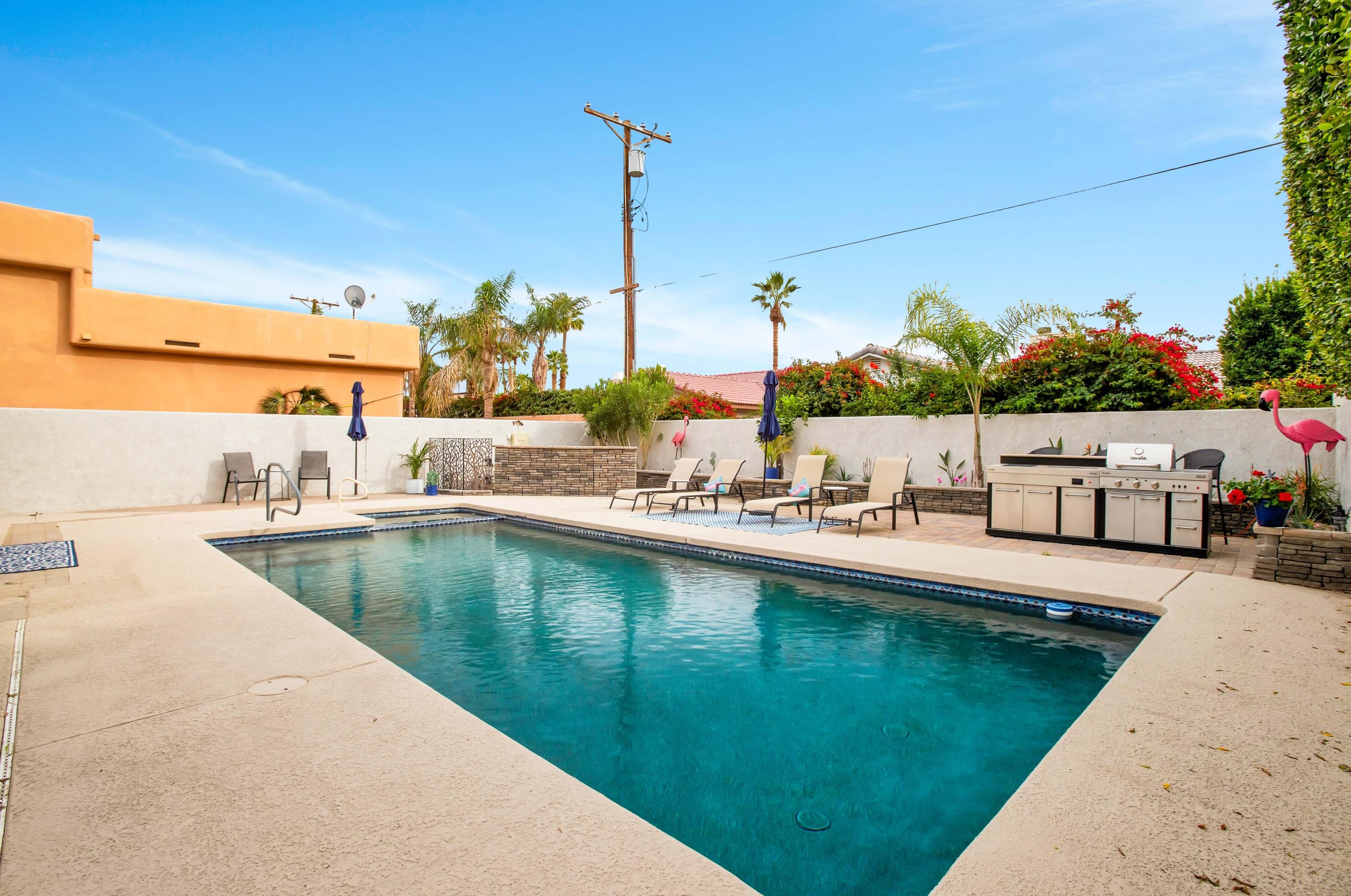 78565 Sagebrush Ave, La Quinta CA  92253-2406 exterior