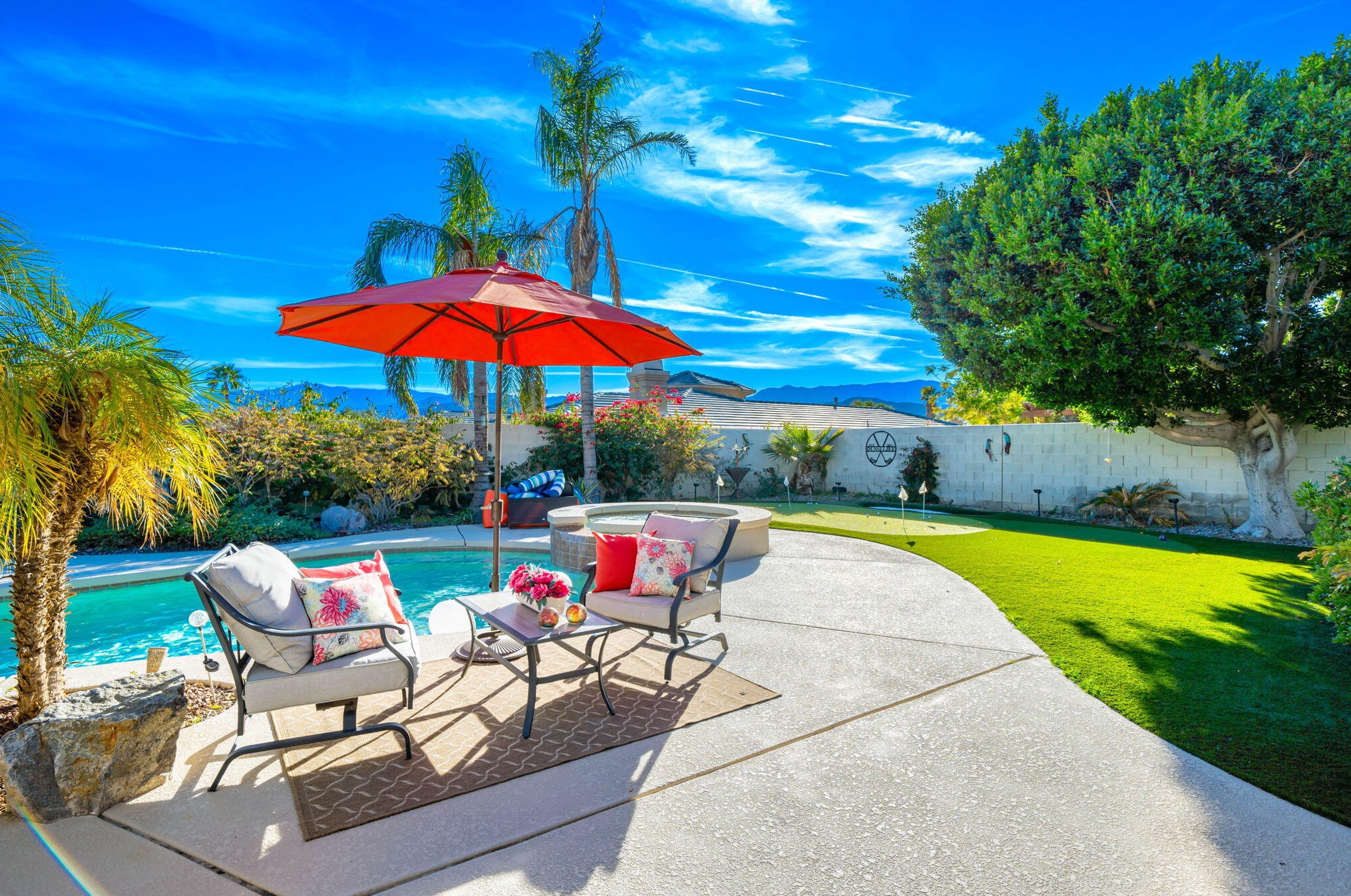 21 Paris Way, Rancho Mirage CA  92270-2721 exterior