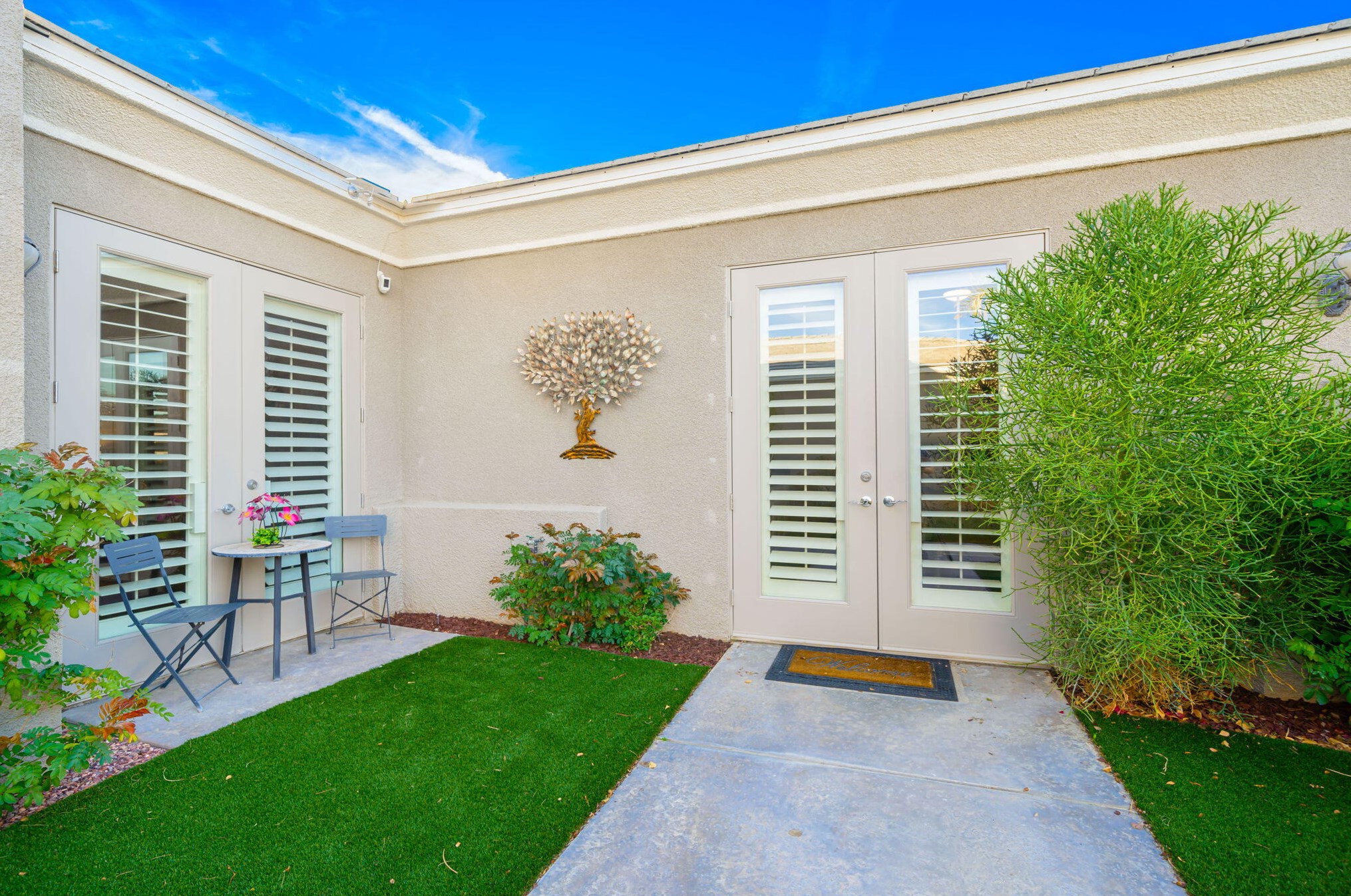 21 Paris Way, Rancho Mirage CA  92270-2721 exterior