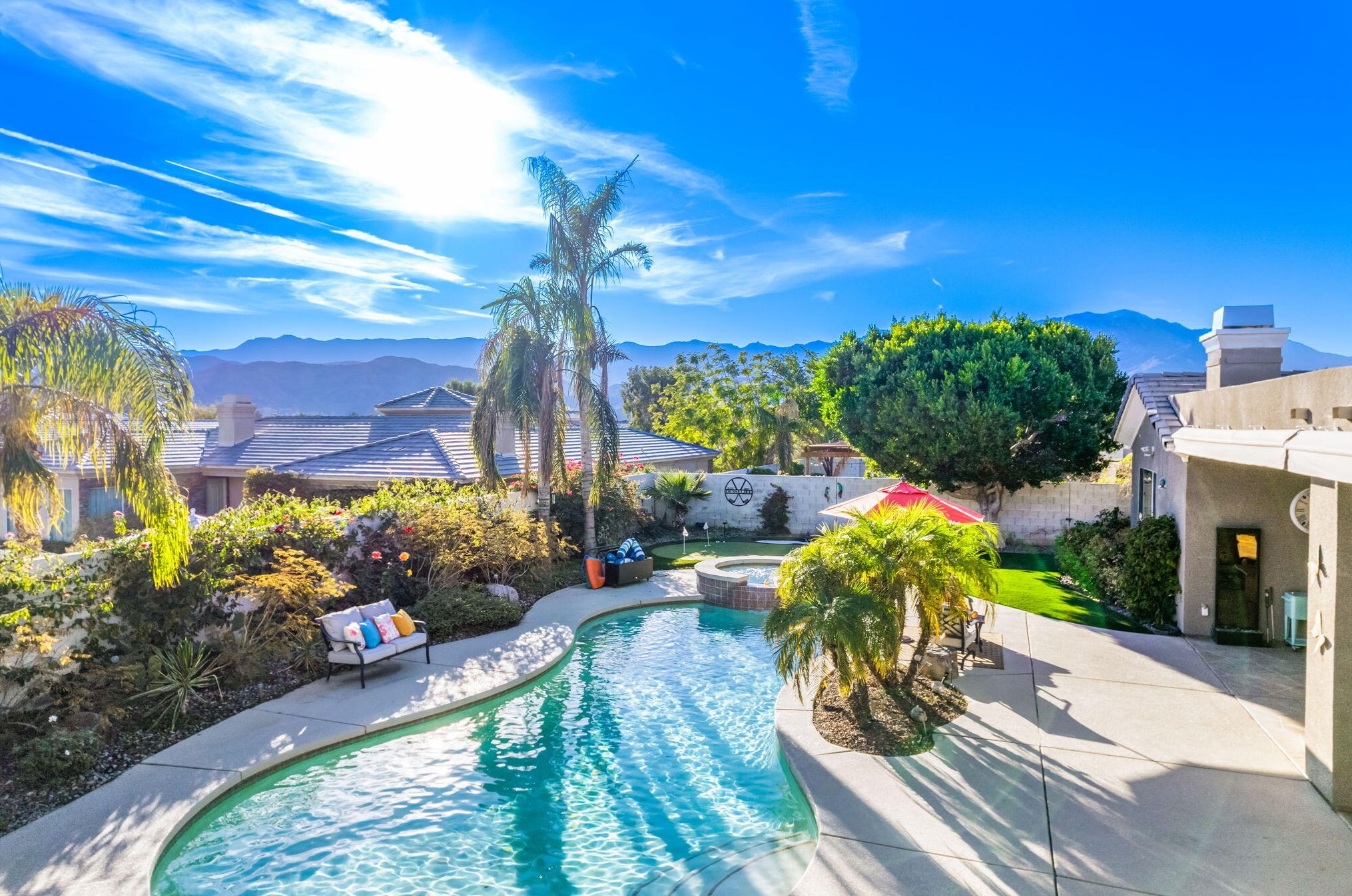 21 Paris Way, Rancho Mirage CA  92270-2721 exterior