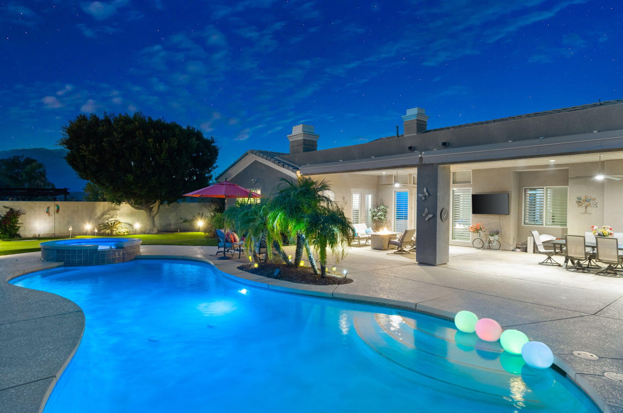 21 Paris Way, Rancho Mirage CA  92270-2721 exterior