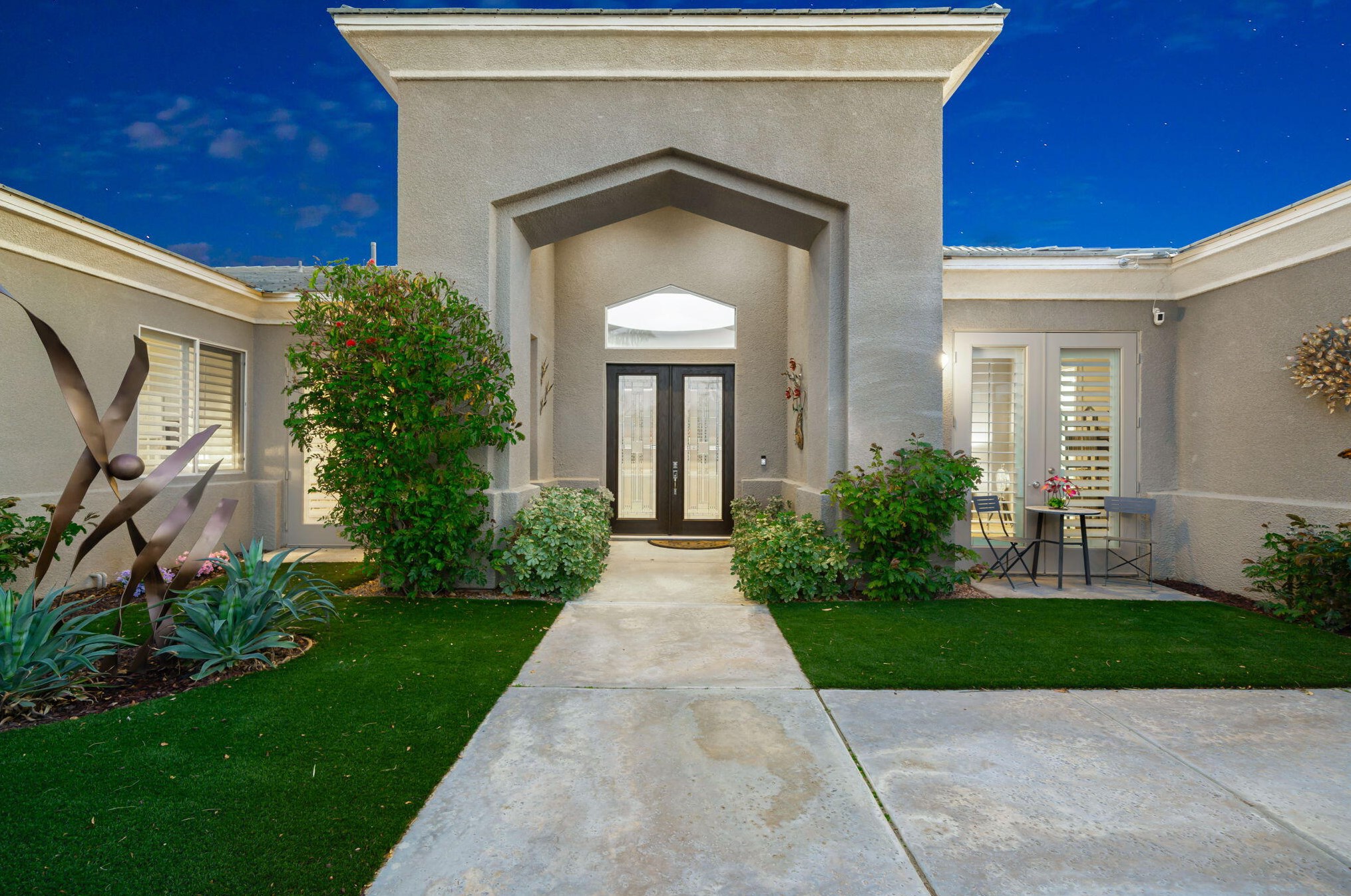 21 Paris Way, Rancho Mirage CA  92270-2721 exterior
