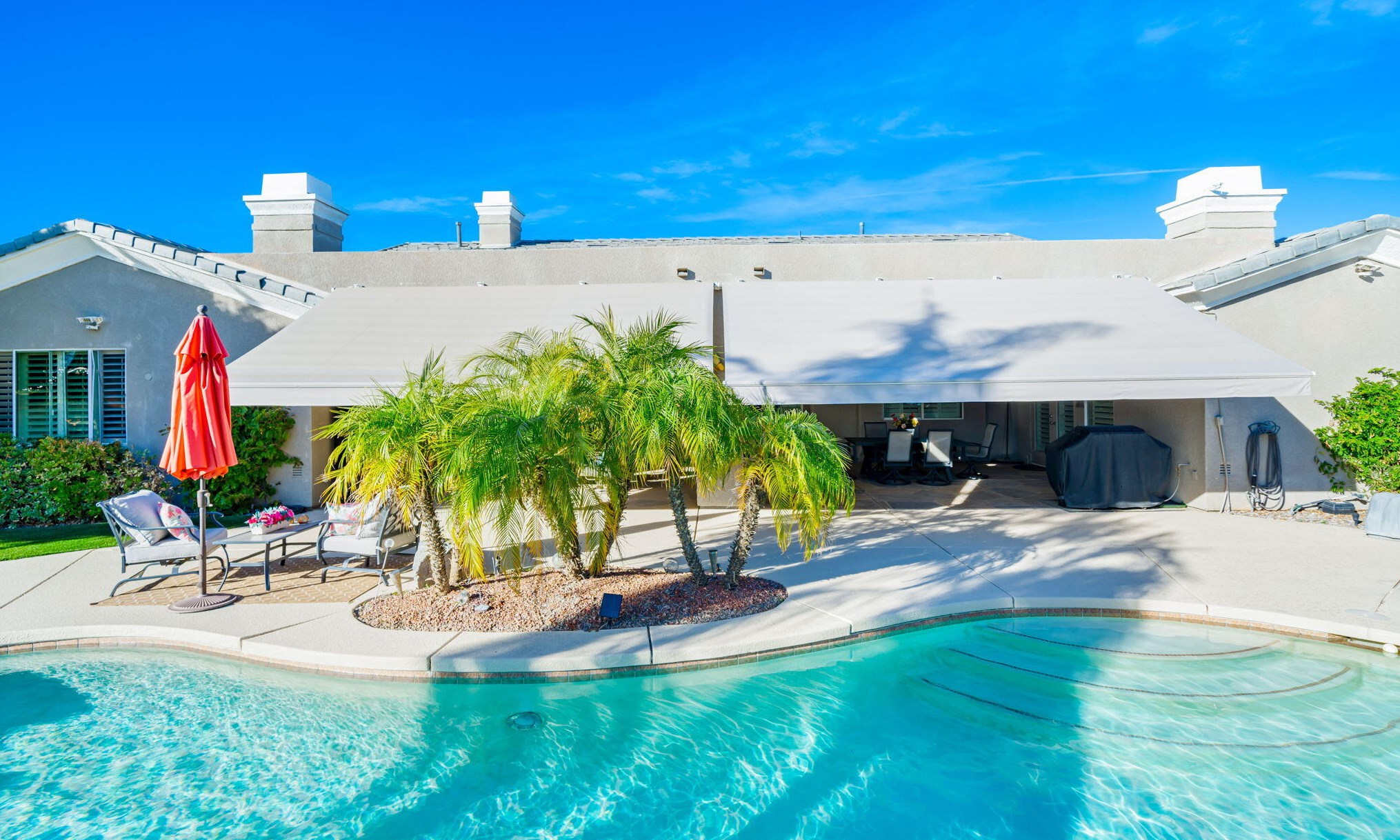 21 Paris Way, Rancho Mirage CA  92270-2721 exterior