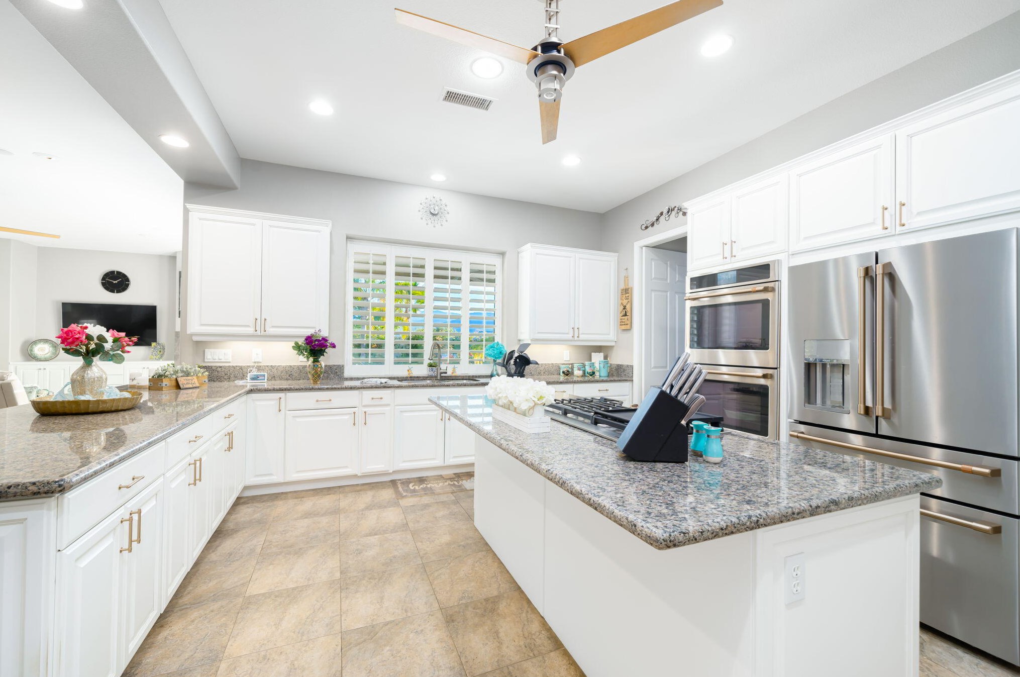 21 Paris Way, Rancho Mirage CA  92270-2721 exterior