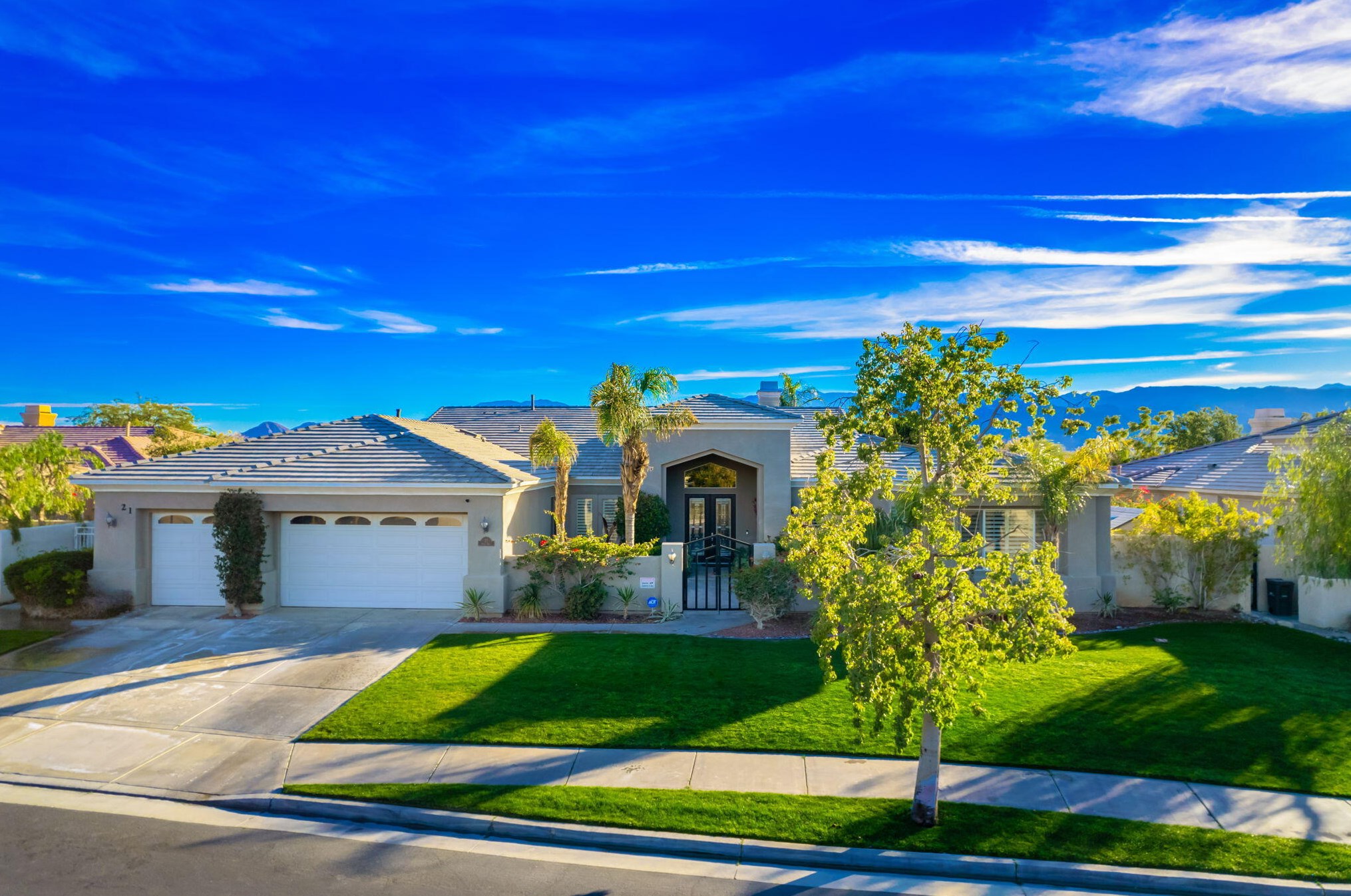 21 Paris Way, Rancho Mirage CA  92270-2721 exterior