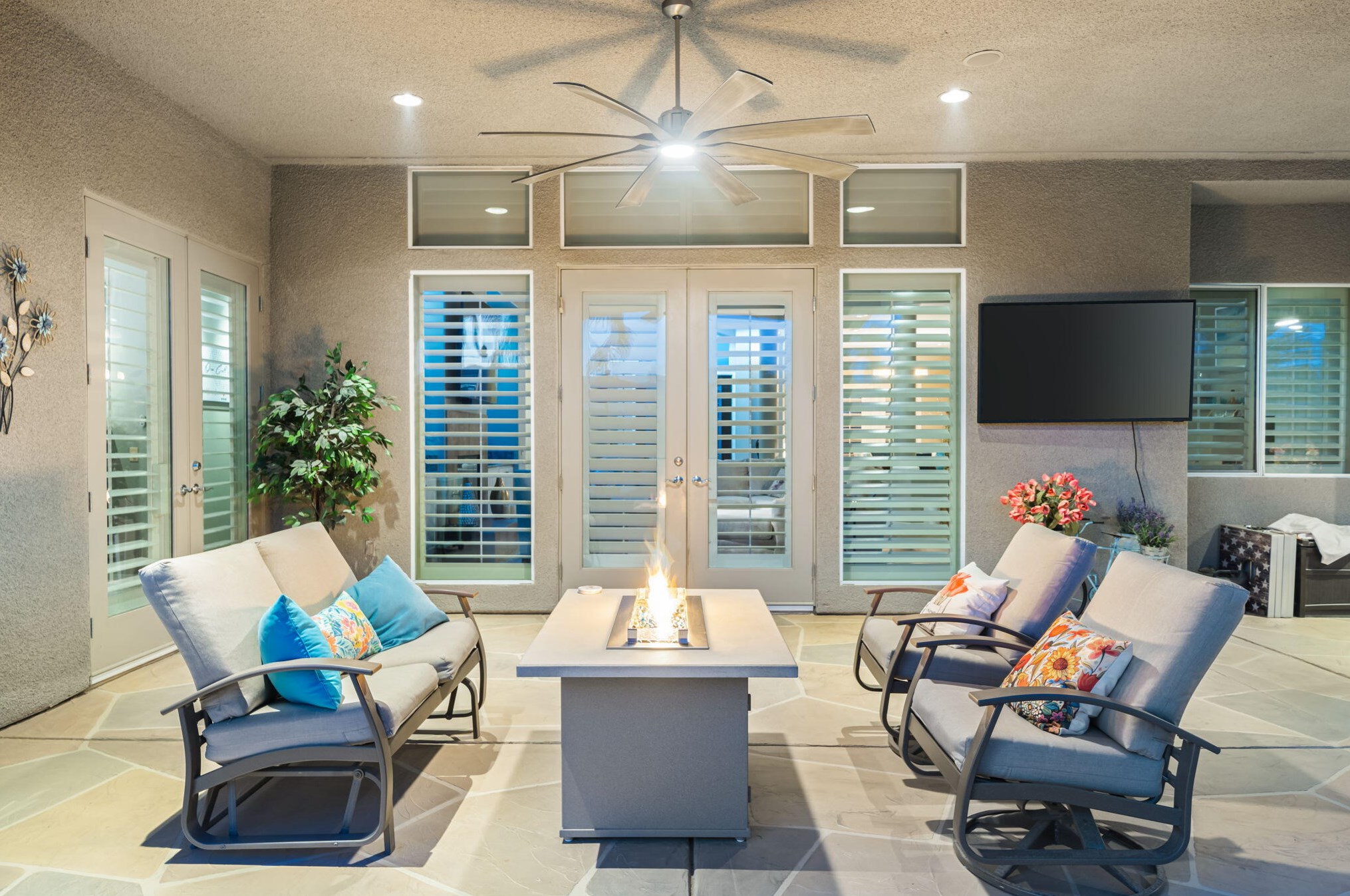 21 Paris Way, Rancho Mirage CA  92270-2721 exterior