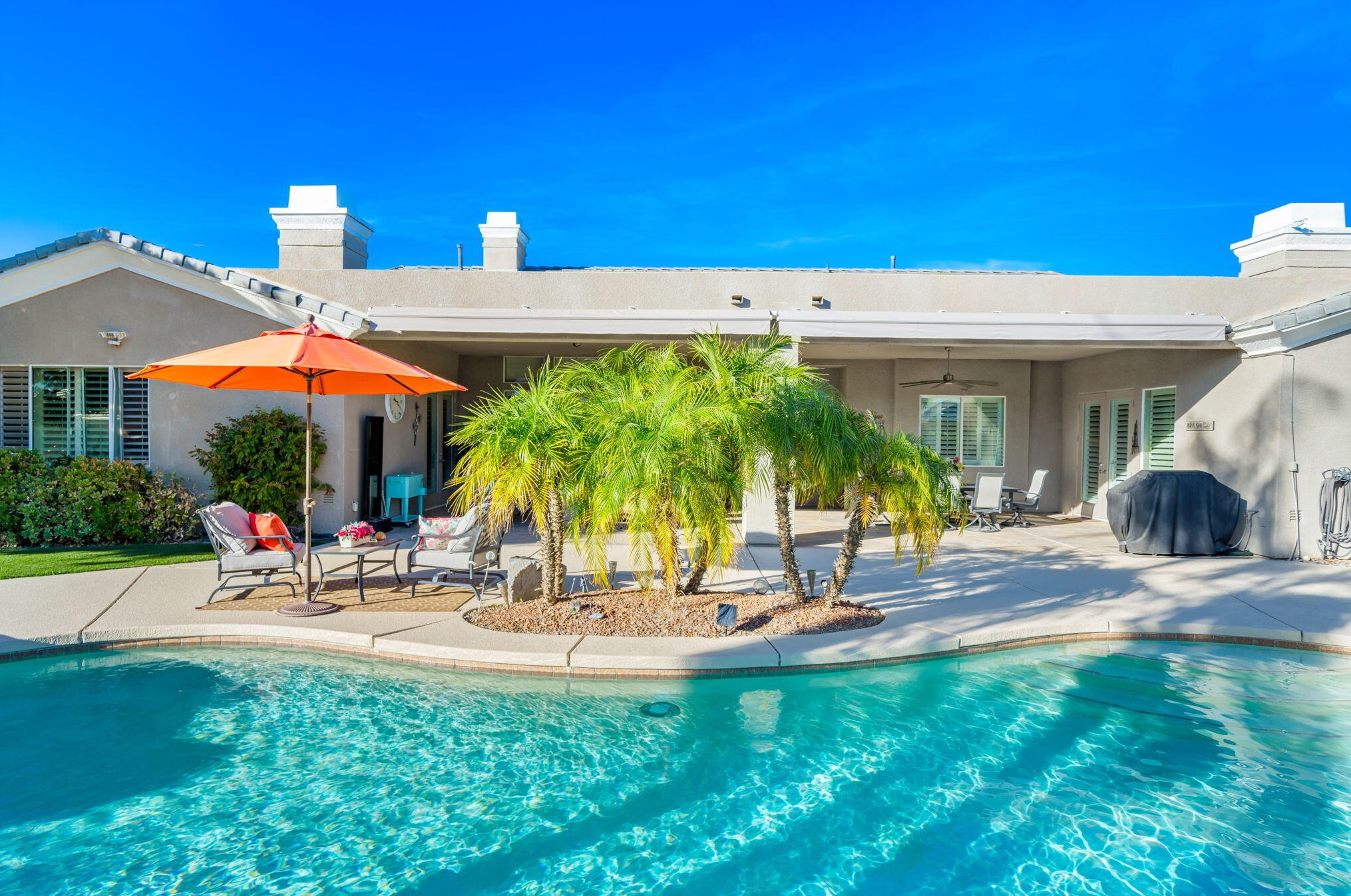 21 Paris Way, Rancho Mirage CA  92270-2721 exterior