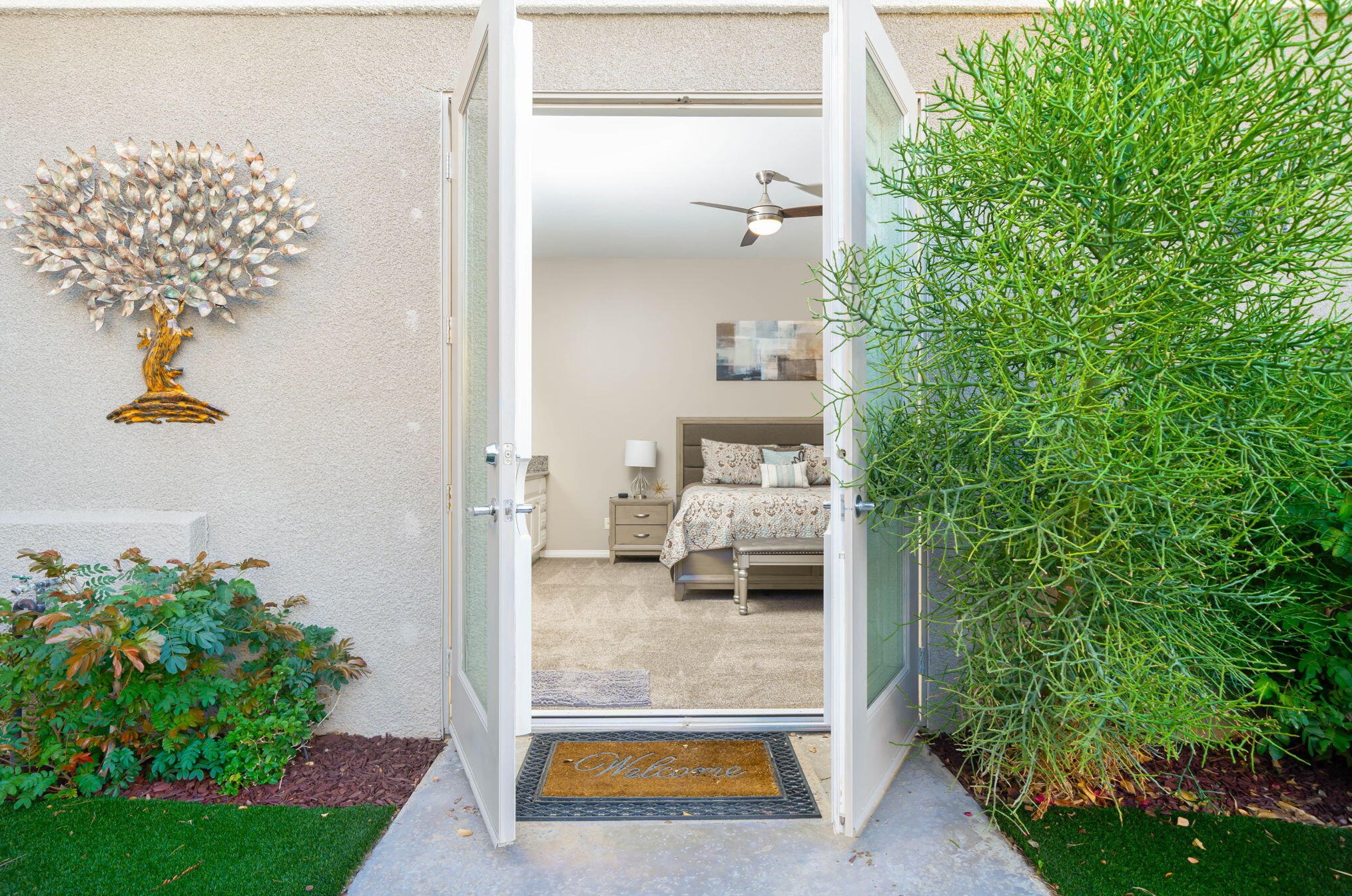 21 Paris Way, Rancho Mirage CA  92270-2721 exterior