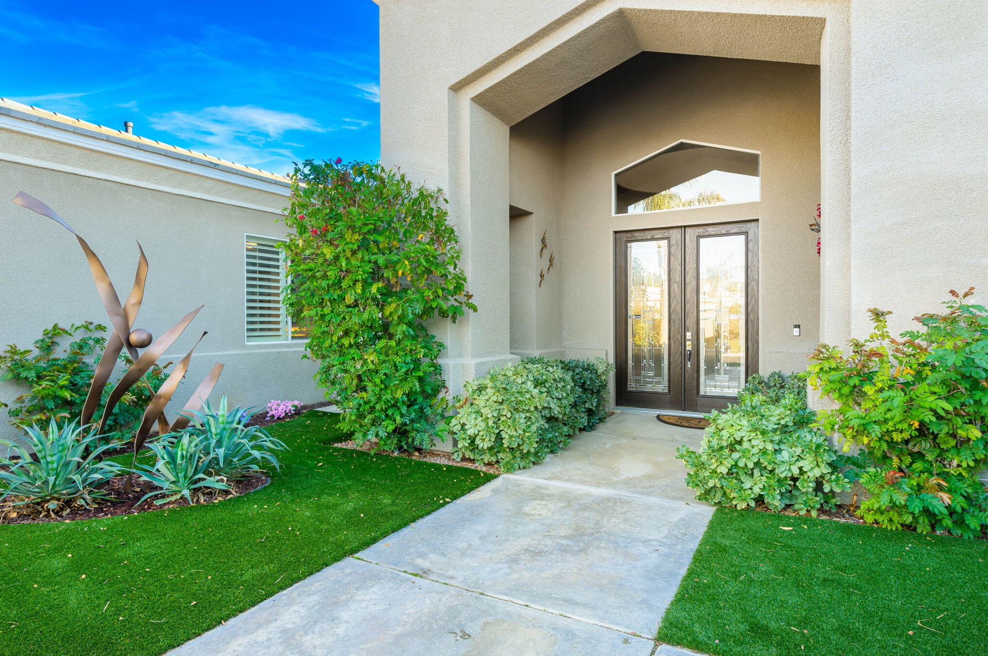 21 Paris Way, Rancho Mirage CA  92270-2721 exterior
