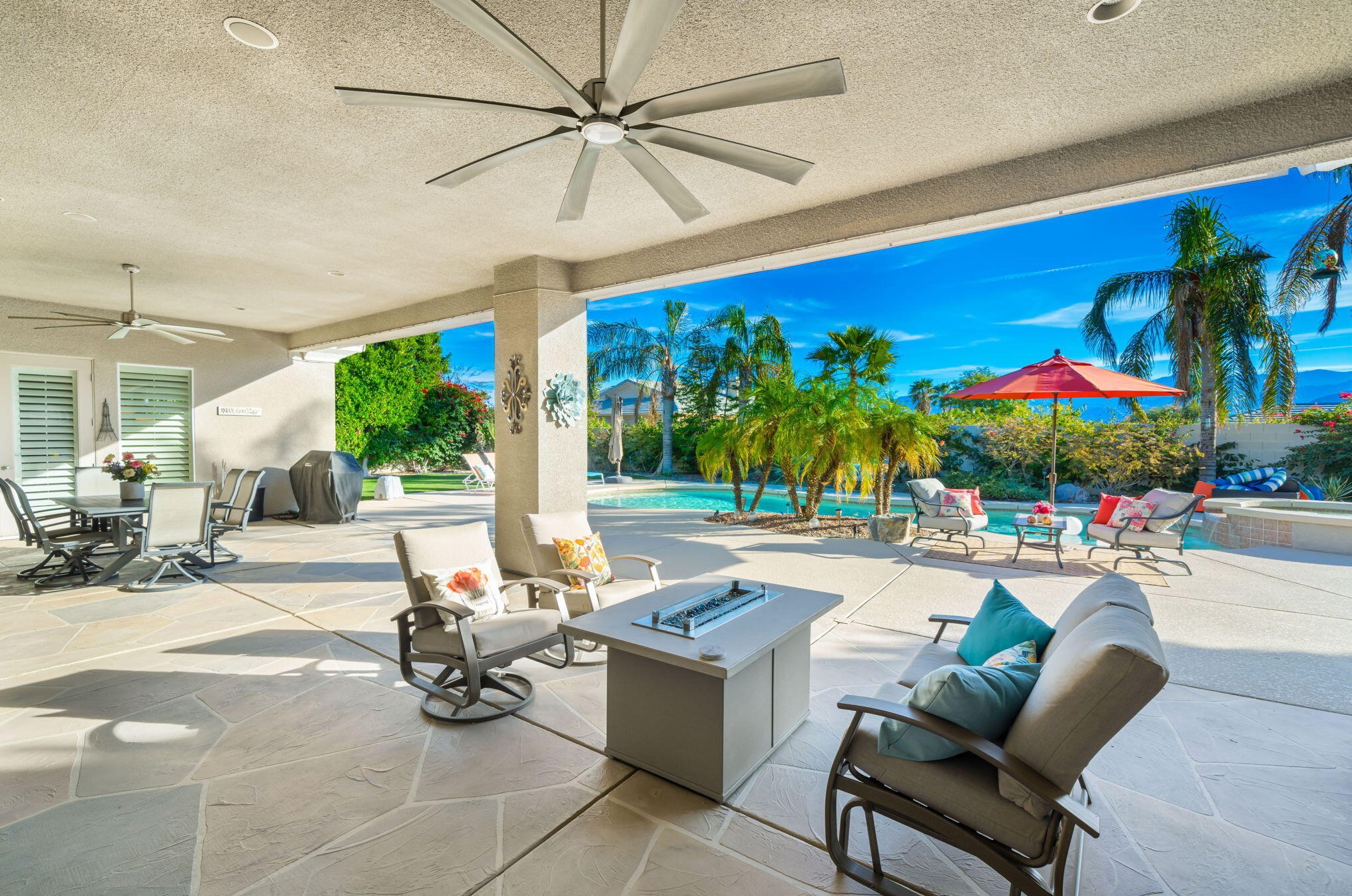 21 Paris Way, Rancho Mirage CA  92270-2721 exterior