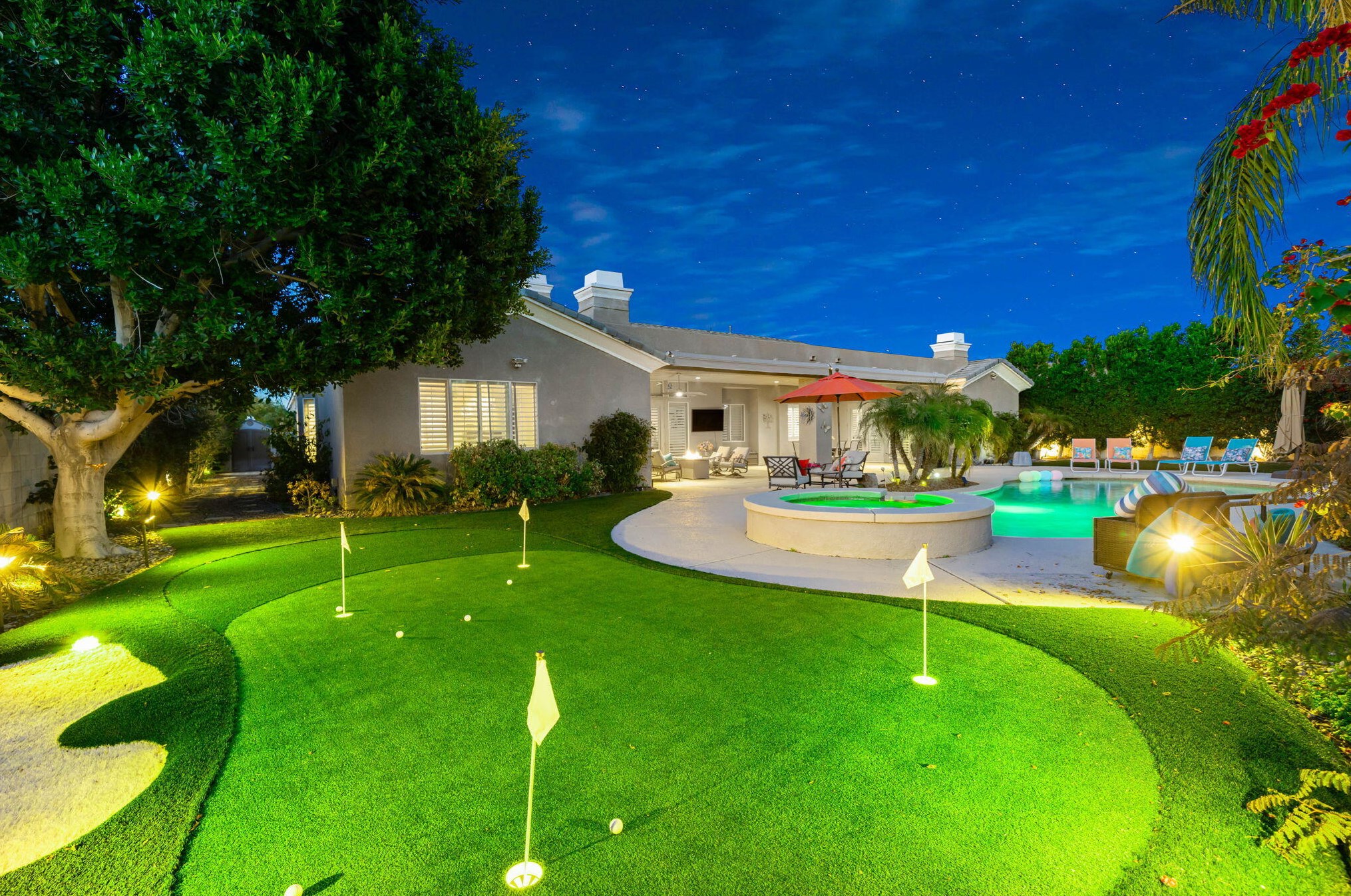 21 Paris Way, Rancho Mirage CA  92270-2721 exterior