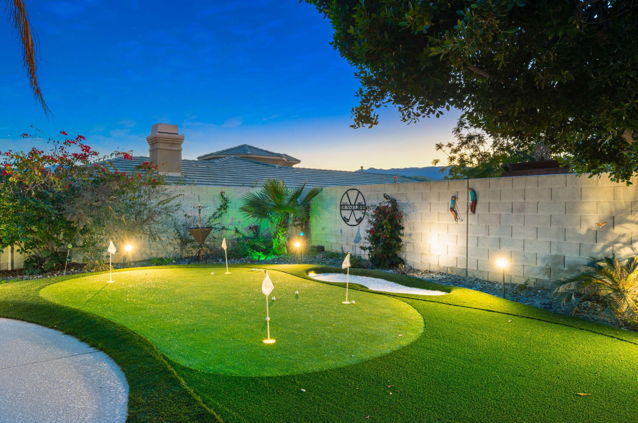 21 Paris Way, Rancho Mirage CA  92270-2723 exterior