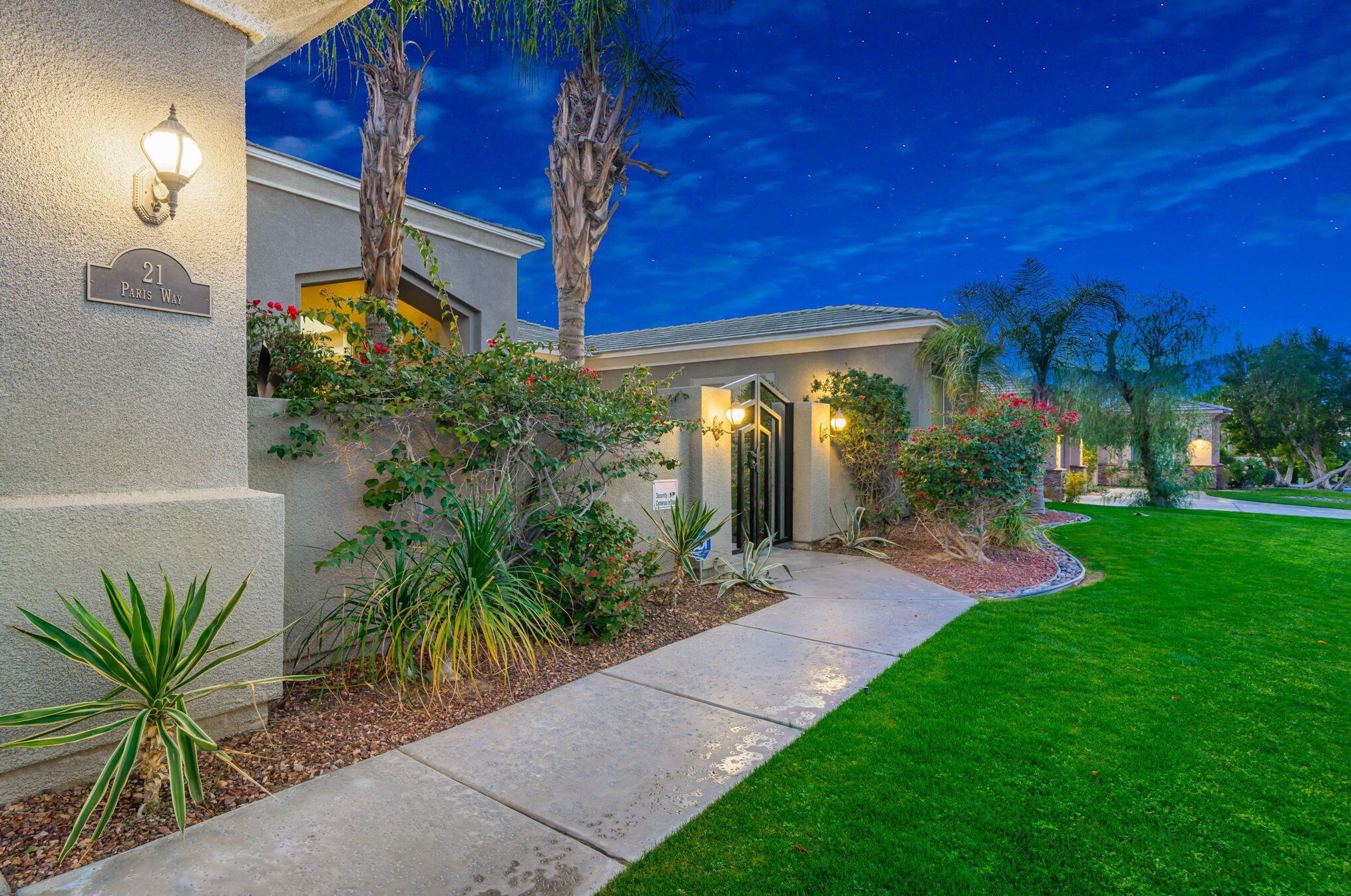 21 Paris Way, Rancho Mirage CA  92270-2721 exterior