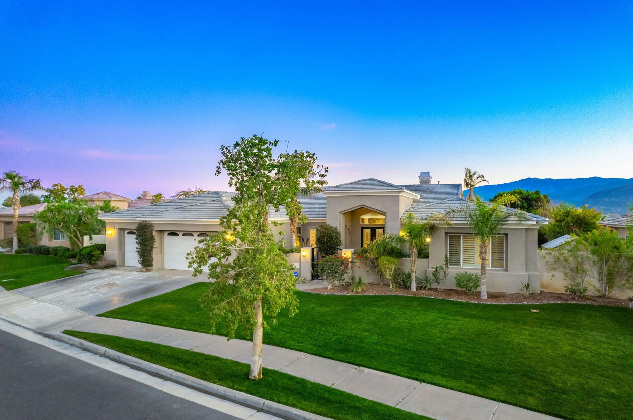 21 Paris Way, Rancho Mirage CA  92270-2721 exterior