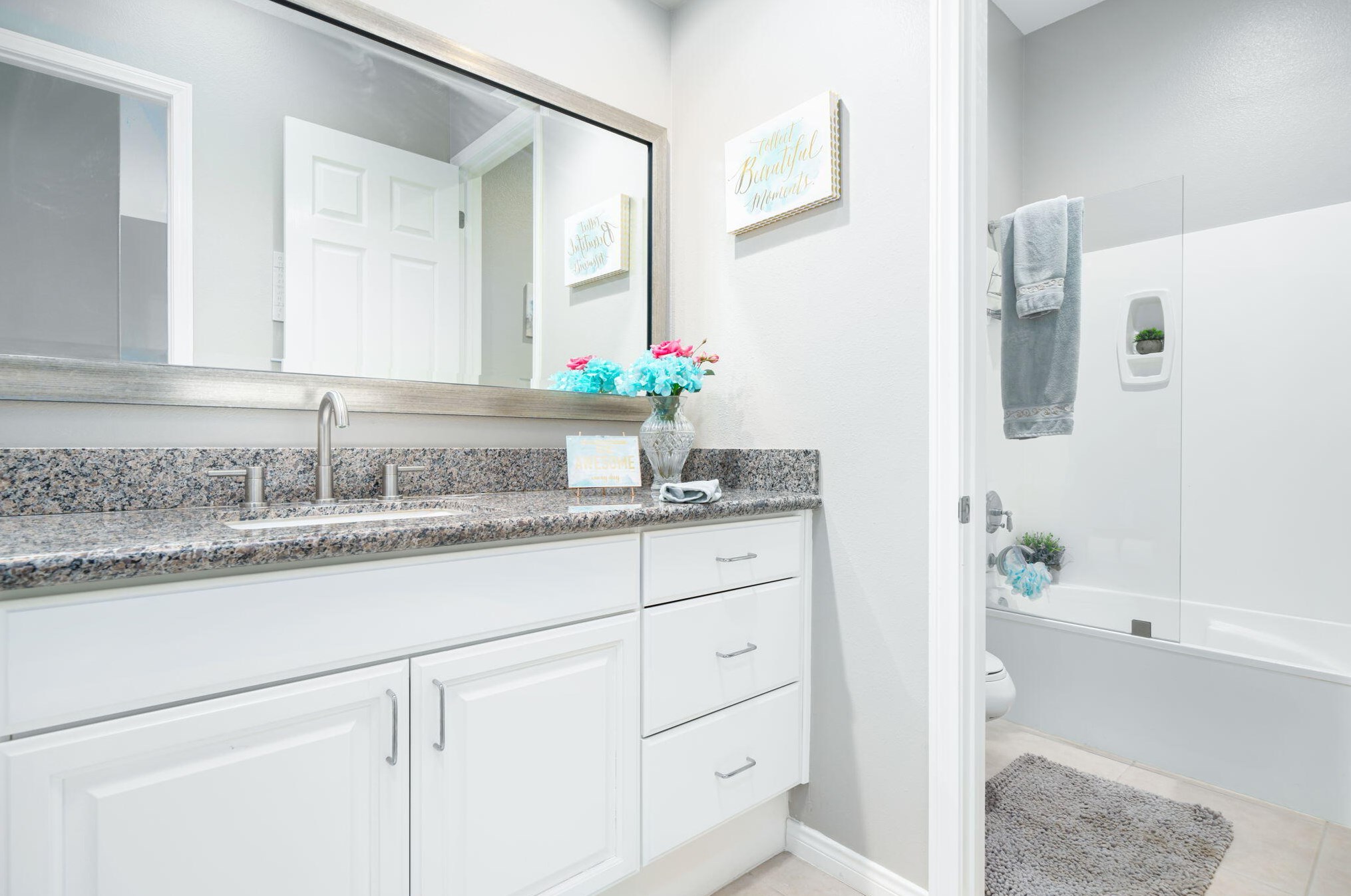 21 Paris Way, Rancho Mirage CA  92270-2721 exterior