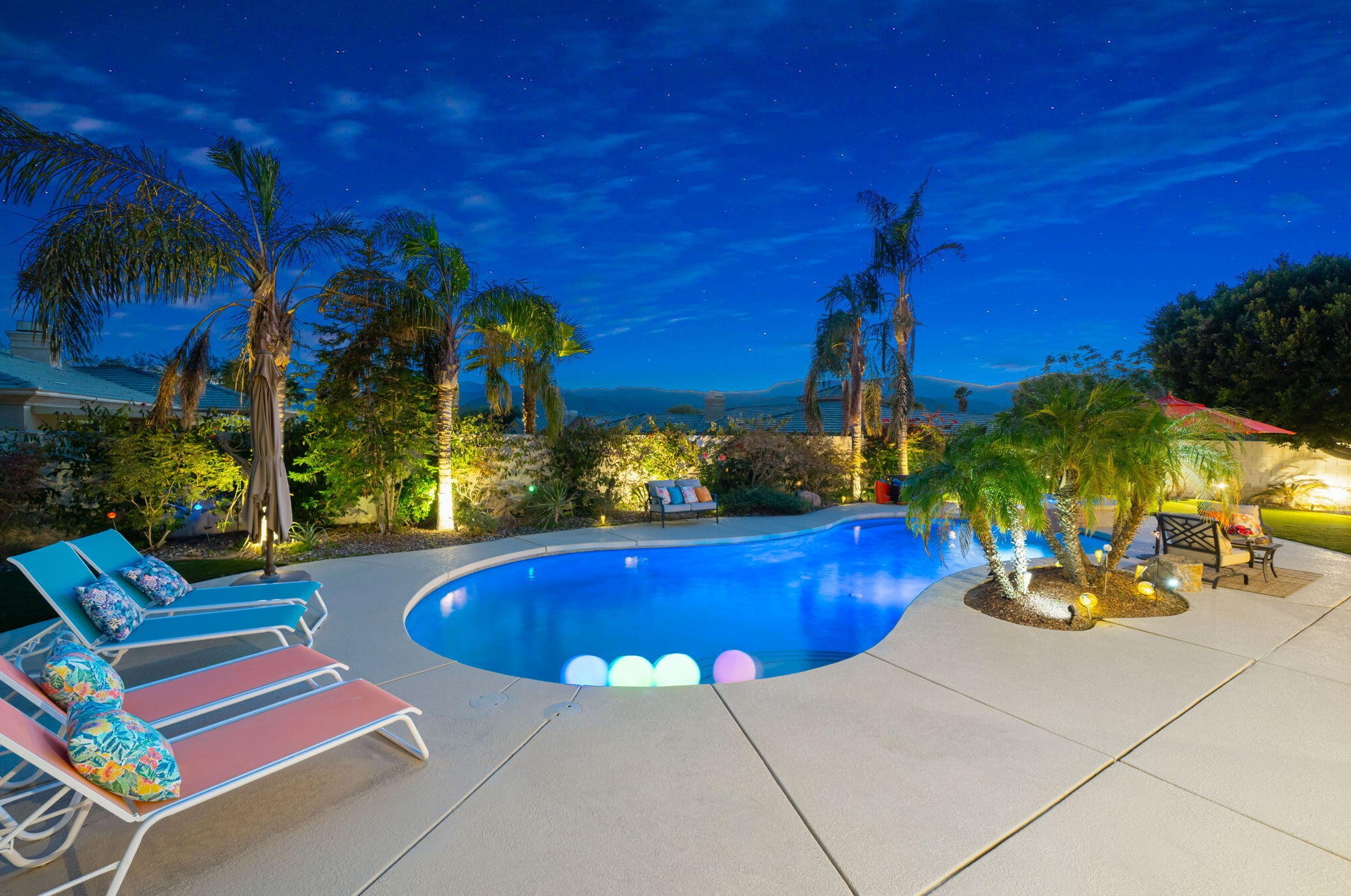 21 Paris Way, Rancho Mirage CA  92270-2721 exterior